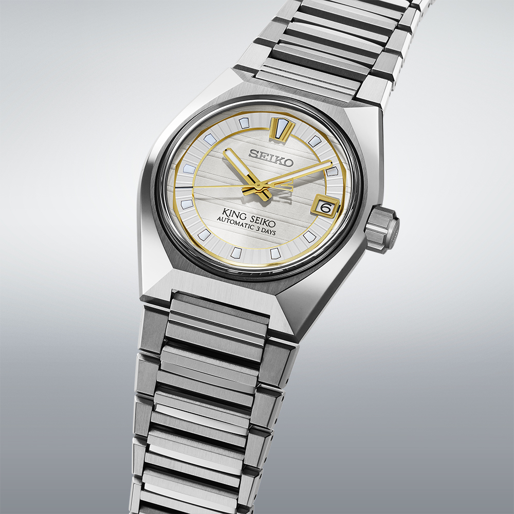 שעון  KING SEIKO VANAC בהשראת שמי טוקיו בשעת הזריחה