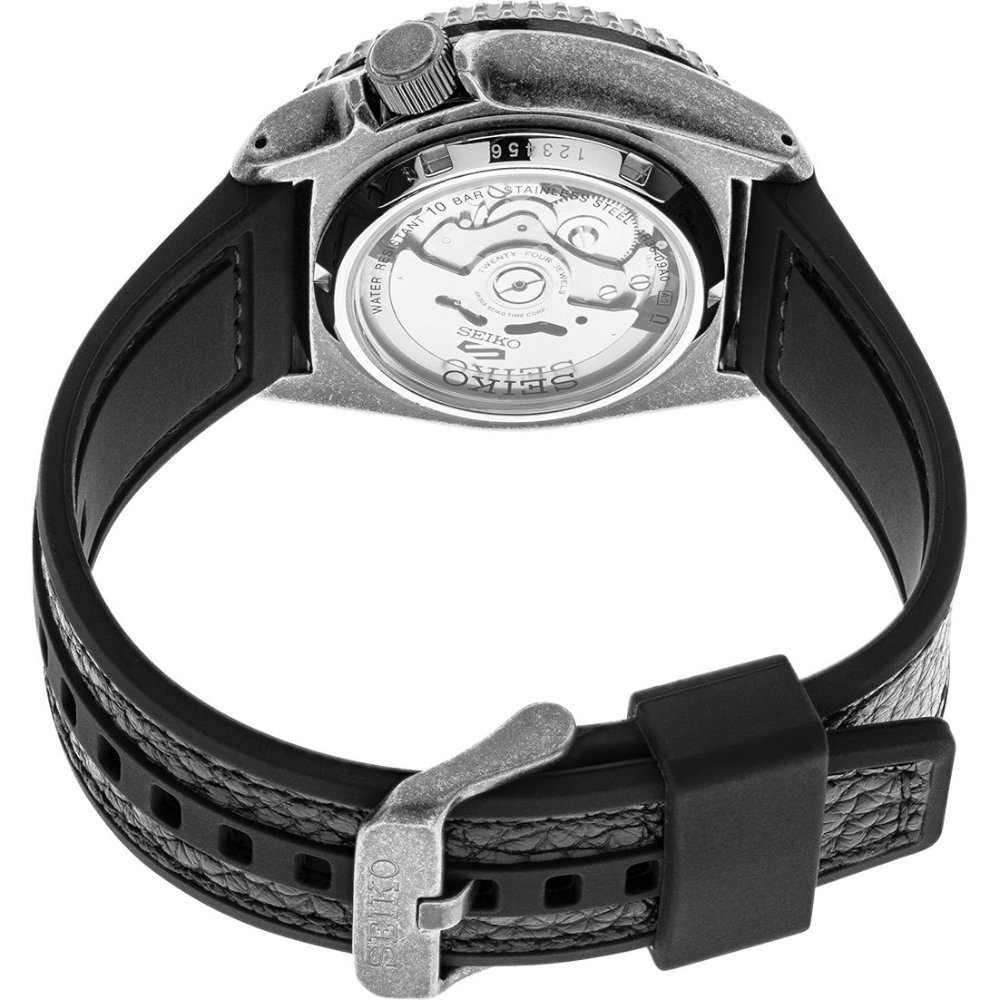 שעון SEIKO SPORT 5 עם לוח אפור בטקסטורת פלדה