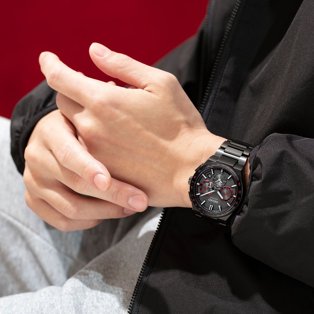 שעון Astron Redshift GPS Solar 5X Dual-Time במהדורה מוגבלת.