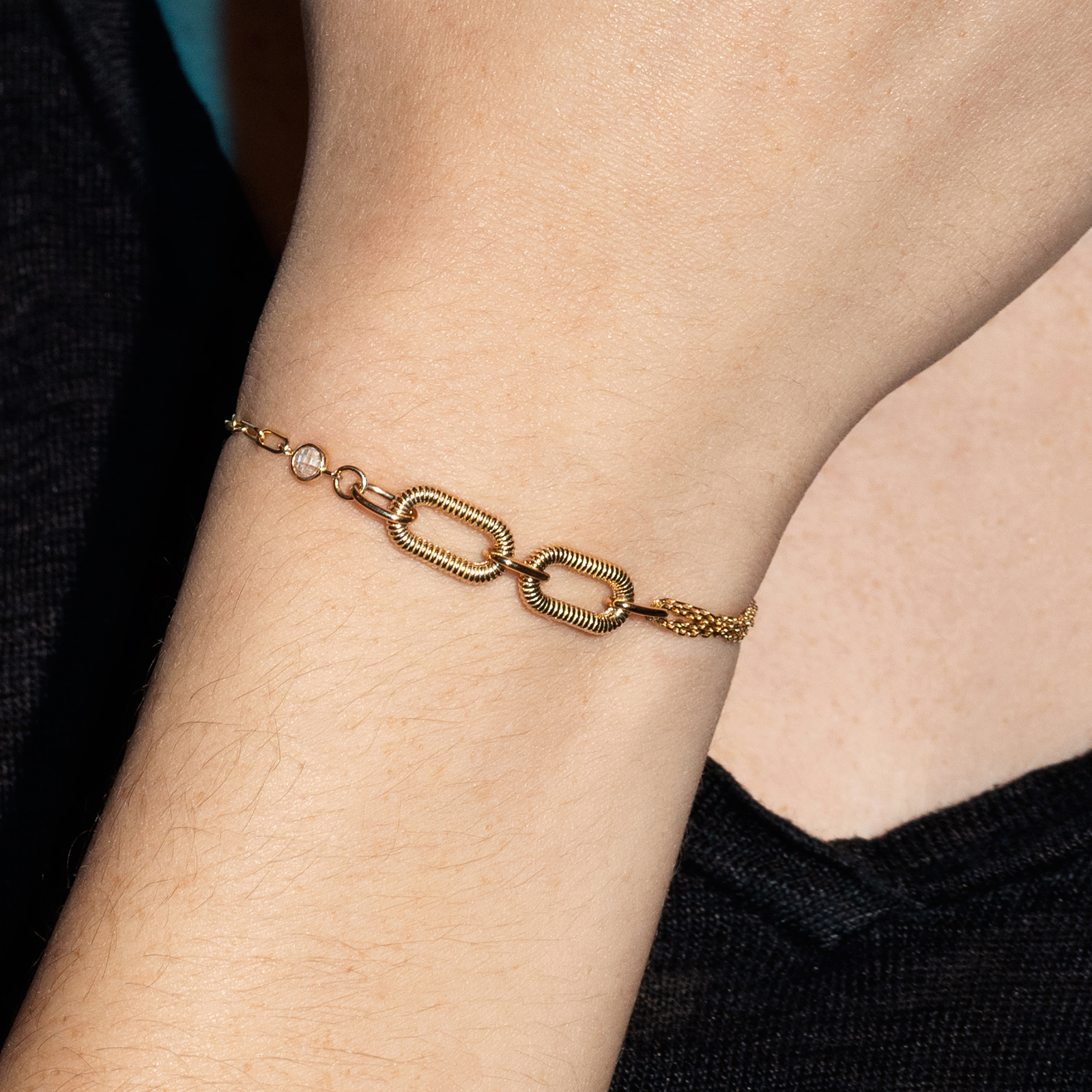 צמיד זהב נטליה משולב חוליות בגדלים שונים