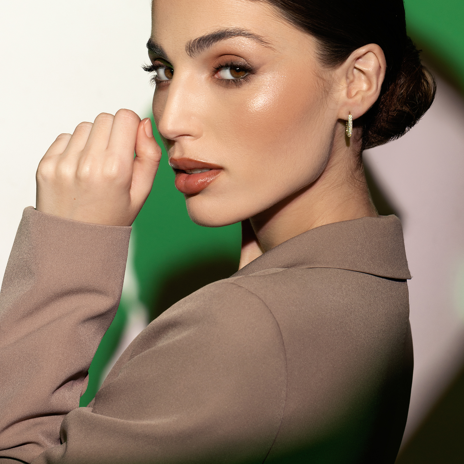 עגילי זהב משובצים זרקונים