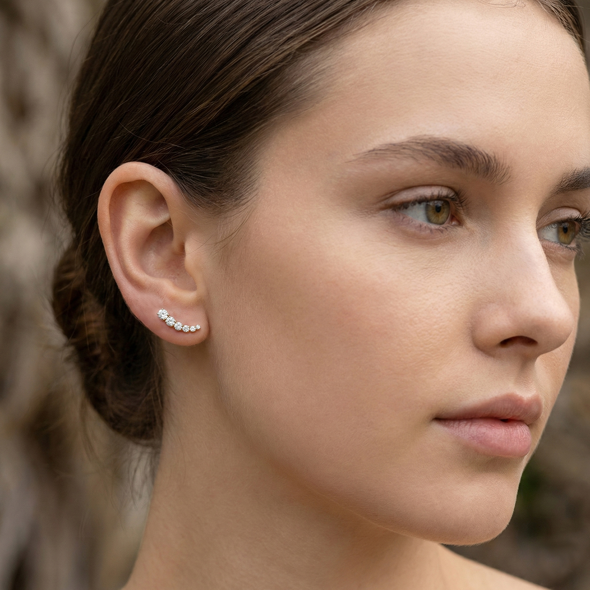 עגילי זהב 14K מטפסים משובצי זרקונים בעיצוב קמור