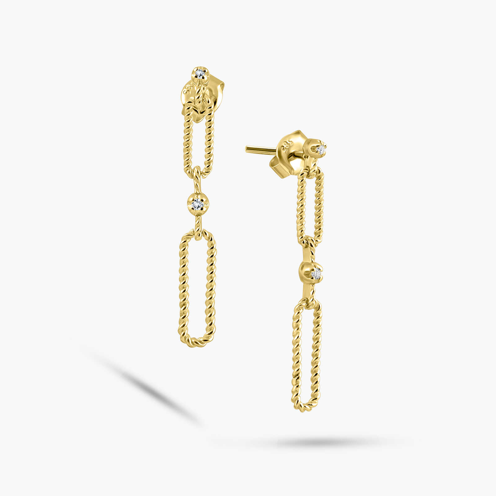 עגילי חוליות קלועות בשיבוץ יהלומים