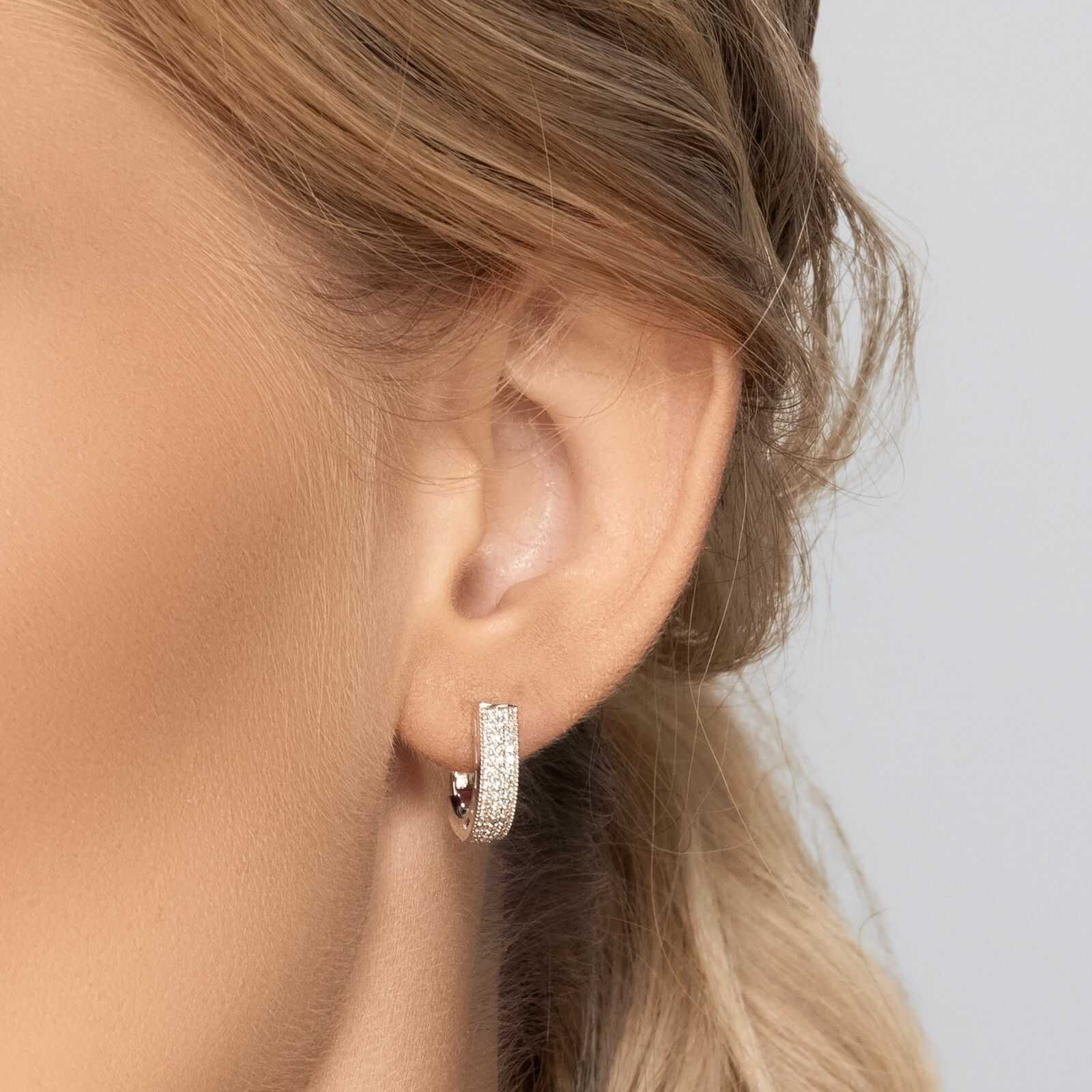 עגילי זהב מעוגלים משובצים 90 יהלומים