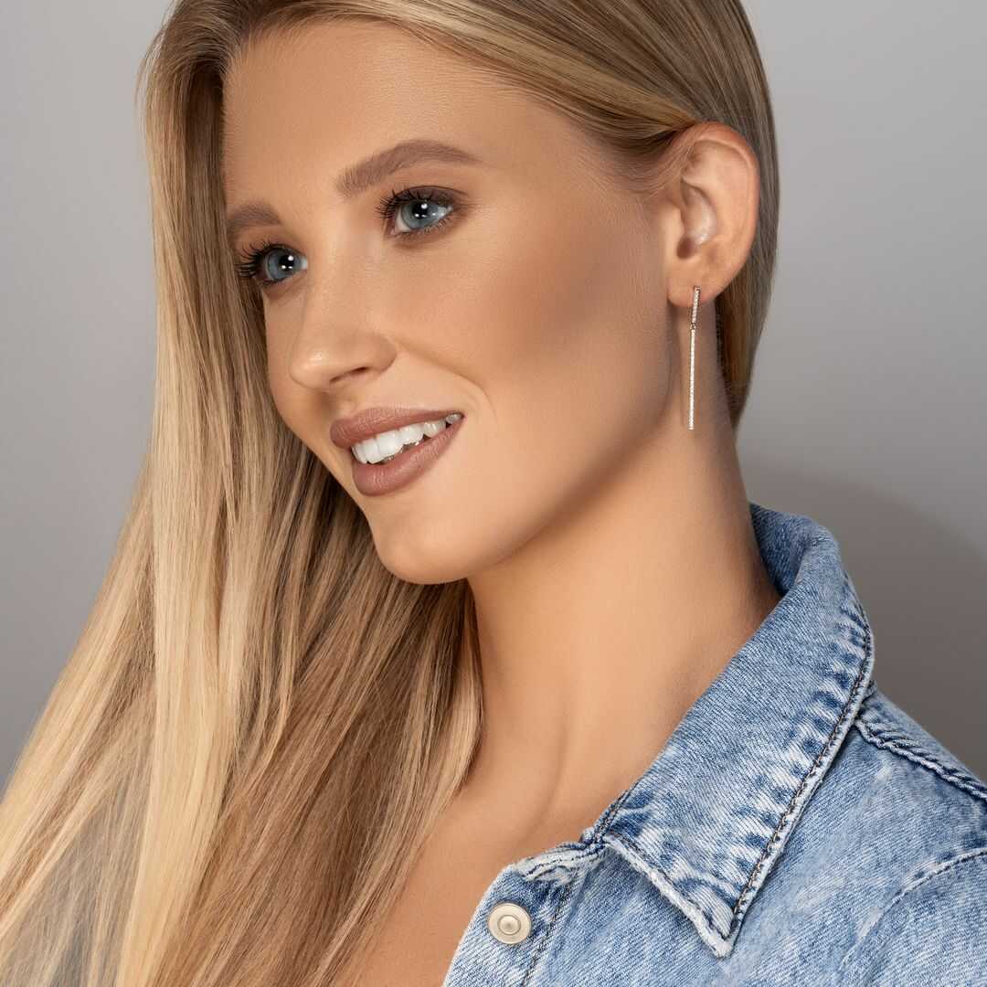 עגילי זהב באורך 4.7 ס"מ בשיבוץ יהלומים