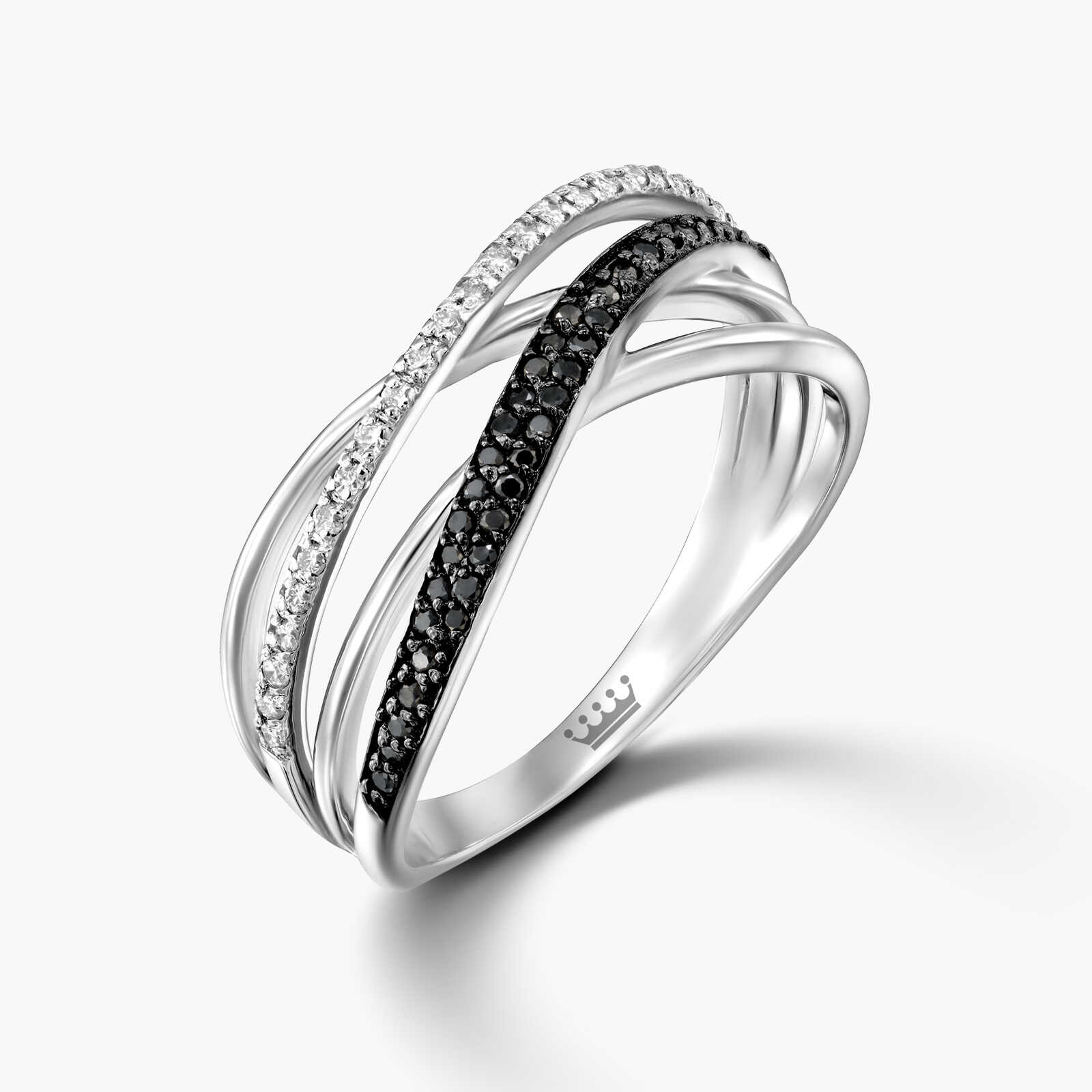 טבעת יהלומים לבנים ושחורים