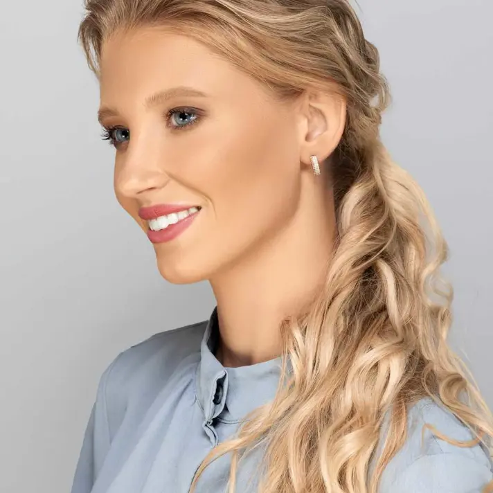 עגילי זהב לבן וצהוב משובצים יהלומים
