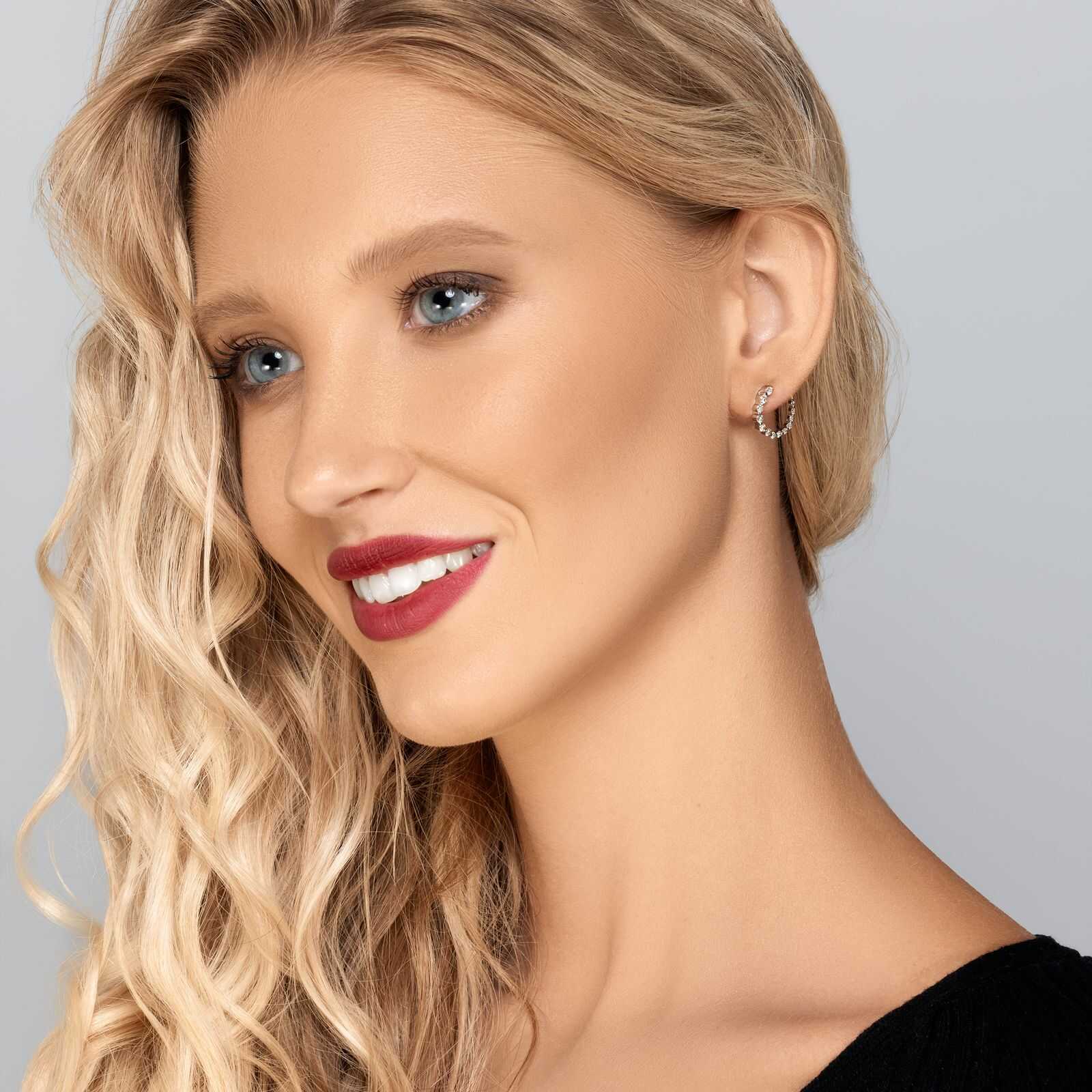 עגילי זהב בצורת חצי ירח משובצים יהלומים