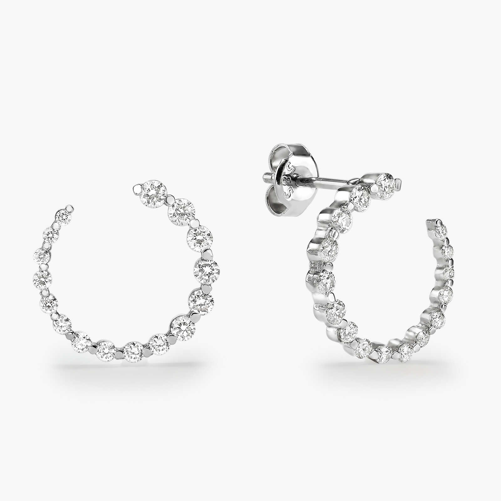 עגילי זהב בצורת חצי ירח משובצים יהלומים