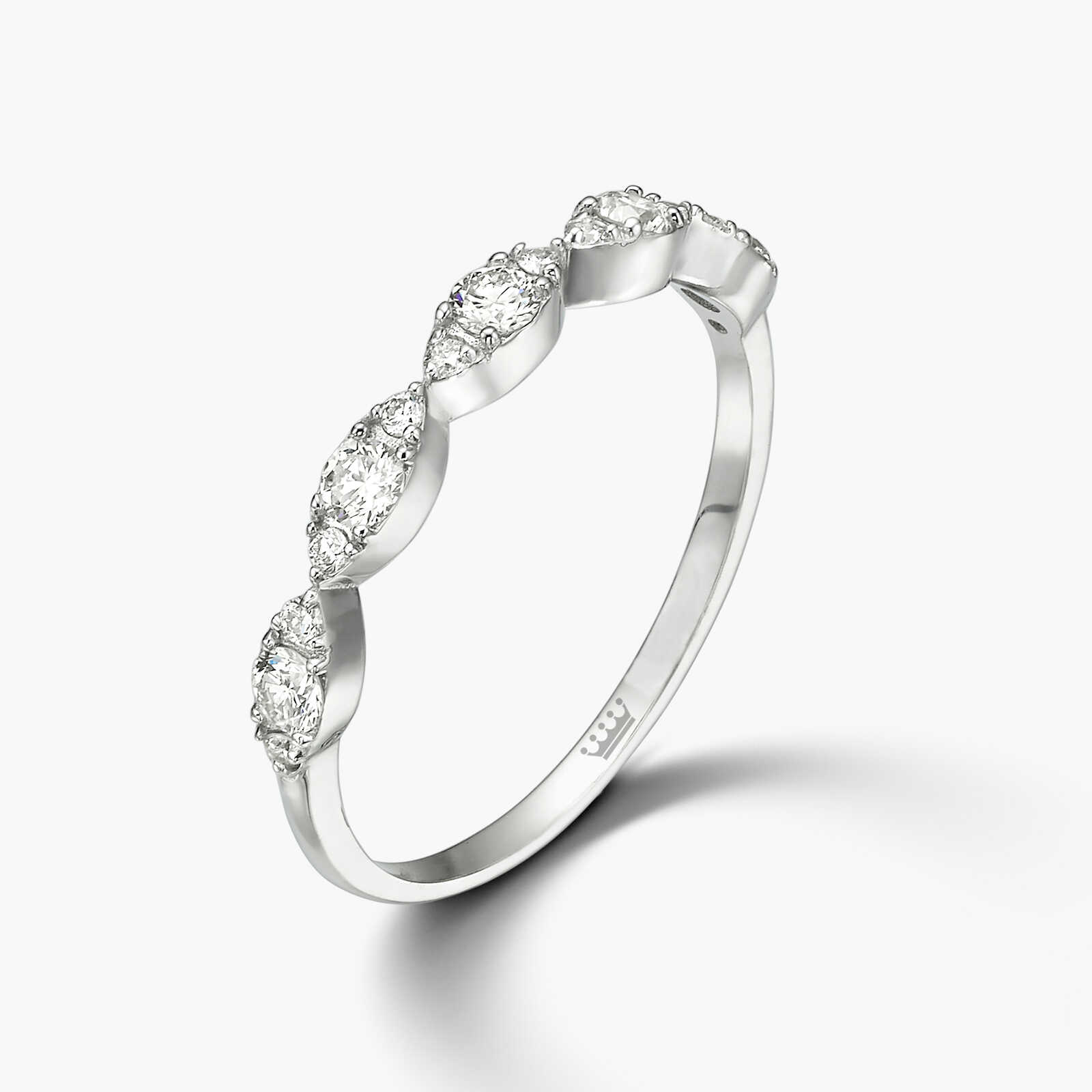 טבעת זהב לבן משובצת יהלומים