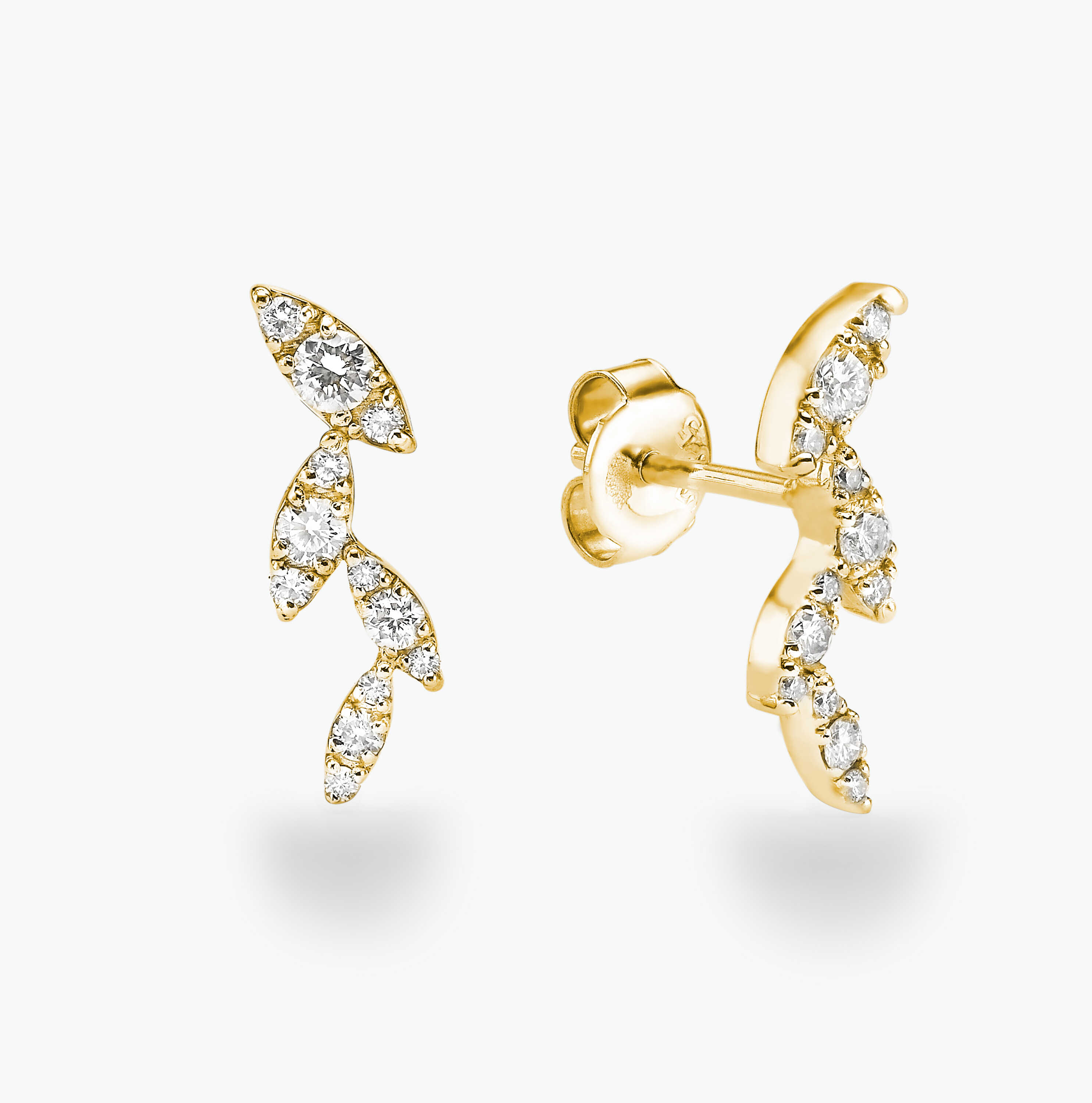 עגילי זהב בצורת עלים משובצים יהלומים