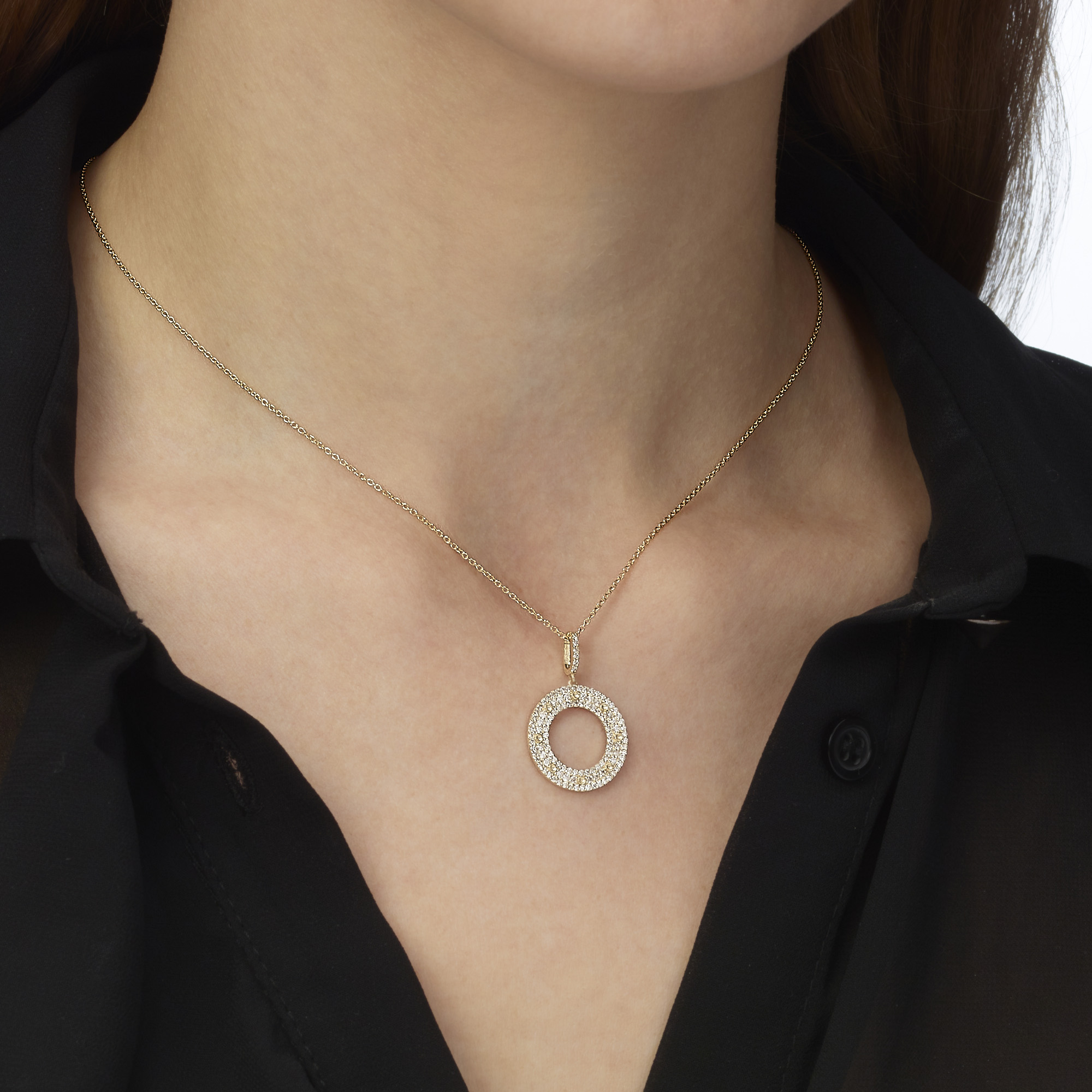 תליון זהב צהוב משובץ 3 מעגלי יהלומים