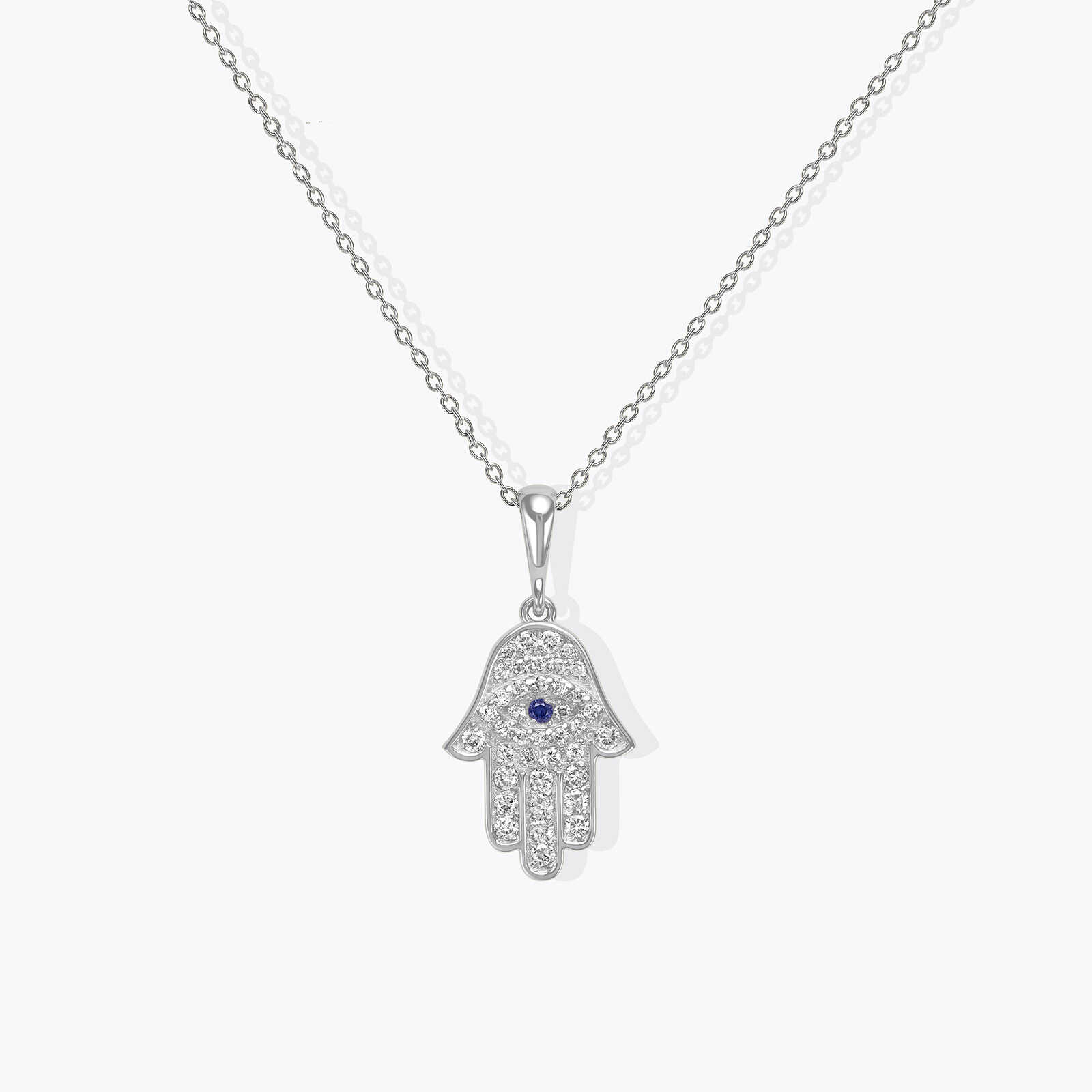 תליון חמסה משובץ יהלומים ואבן ספיר כחולה במרכז