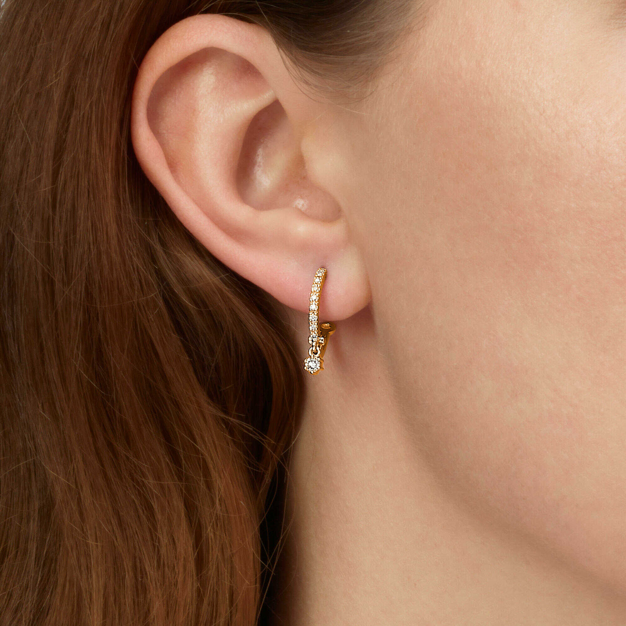 עגילי חישוק משובצים יהלומים