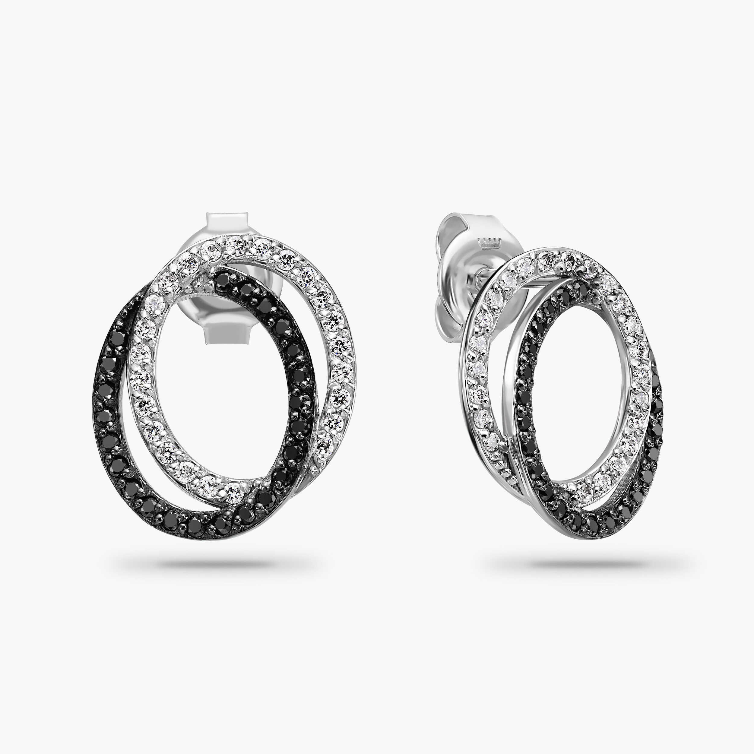 עגילי זהב חישוק כפול בשיבוץ יהלומים לבנים ושחורים