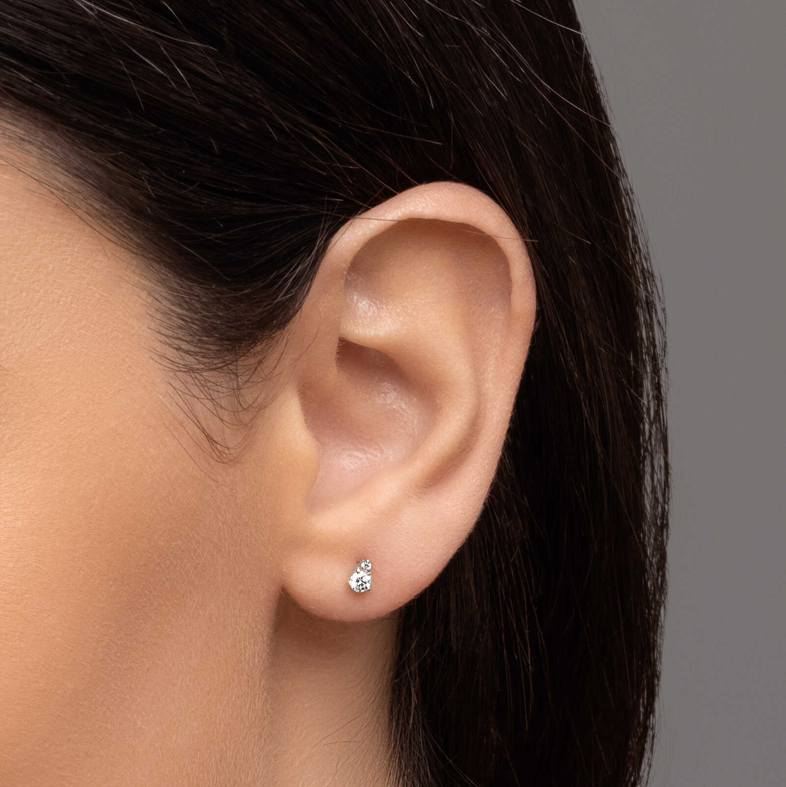 עגילי זהב צמודים לאוזן במבנה טיפה