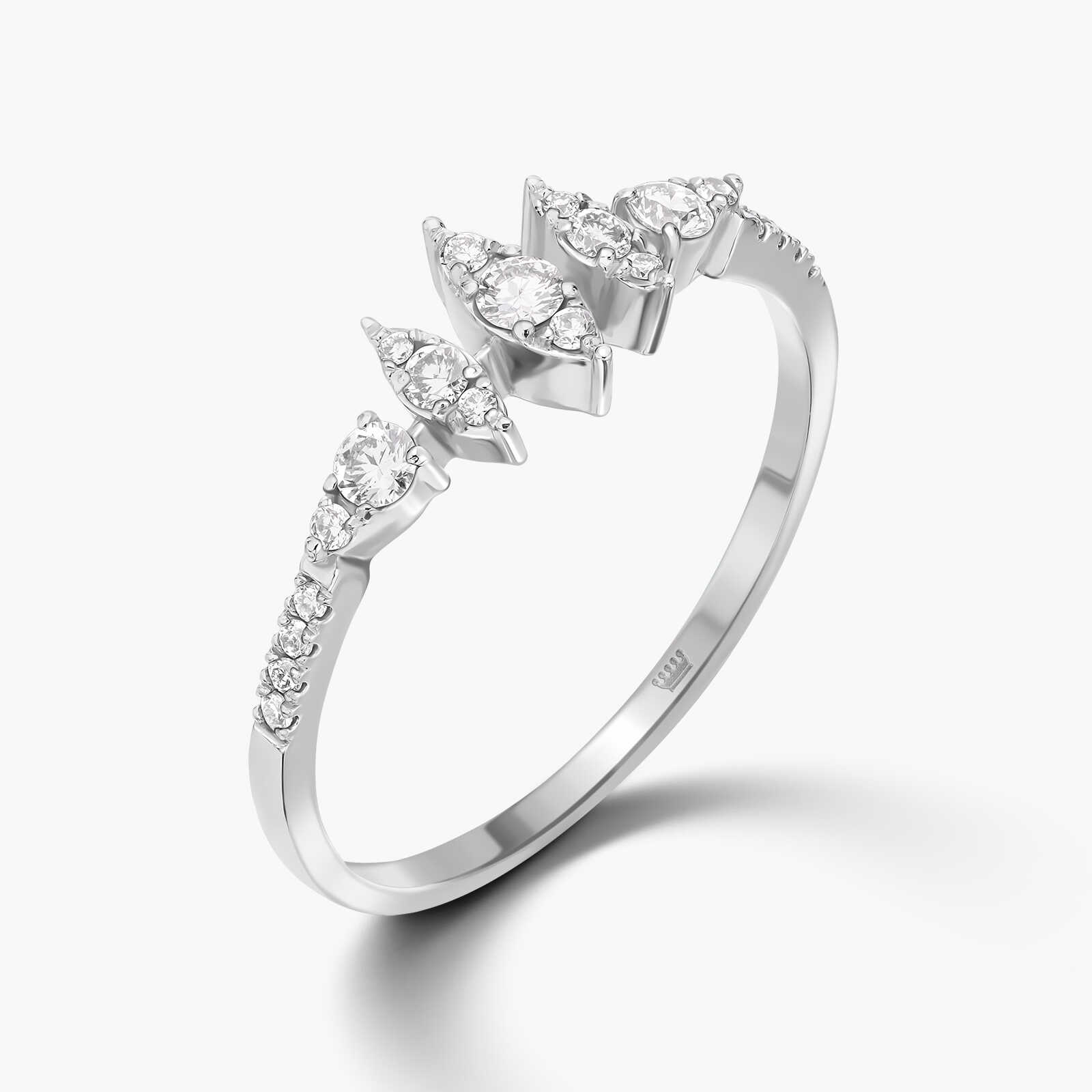 טבעת זהב מעויינים משובצי יהלומים