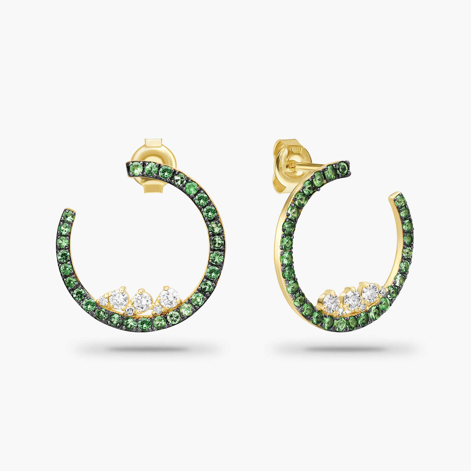 עגילי זהב עיגול פתוח משובצים אבני גרין אמטיסט ויהלומים