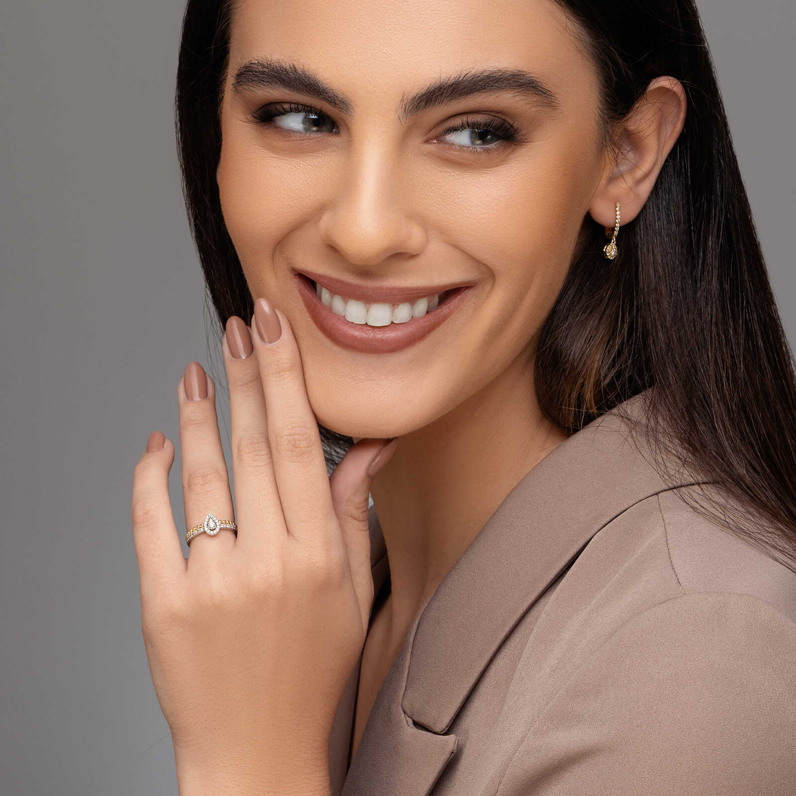 טבעת זהב כפולה בשיבוץ יהלומים