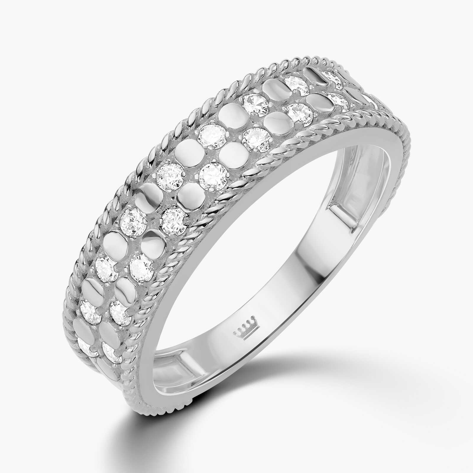 טבעת זהב משובצת 19 יהלומים