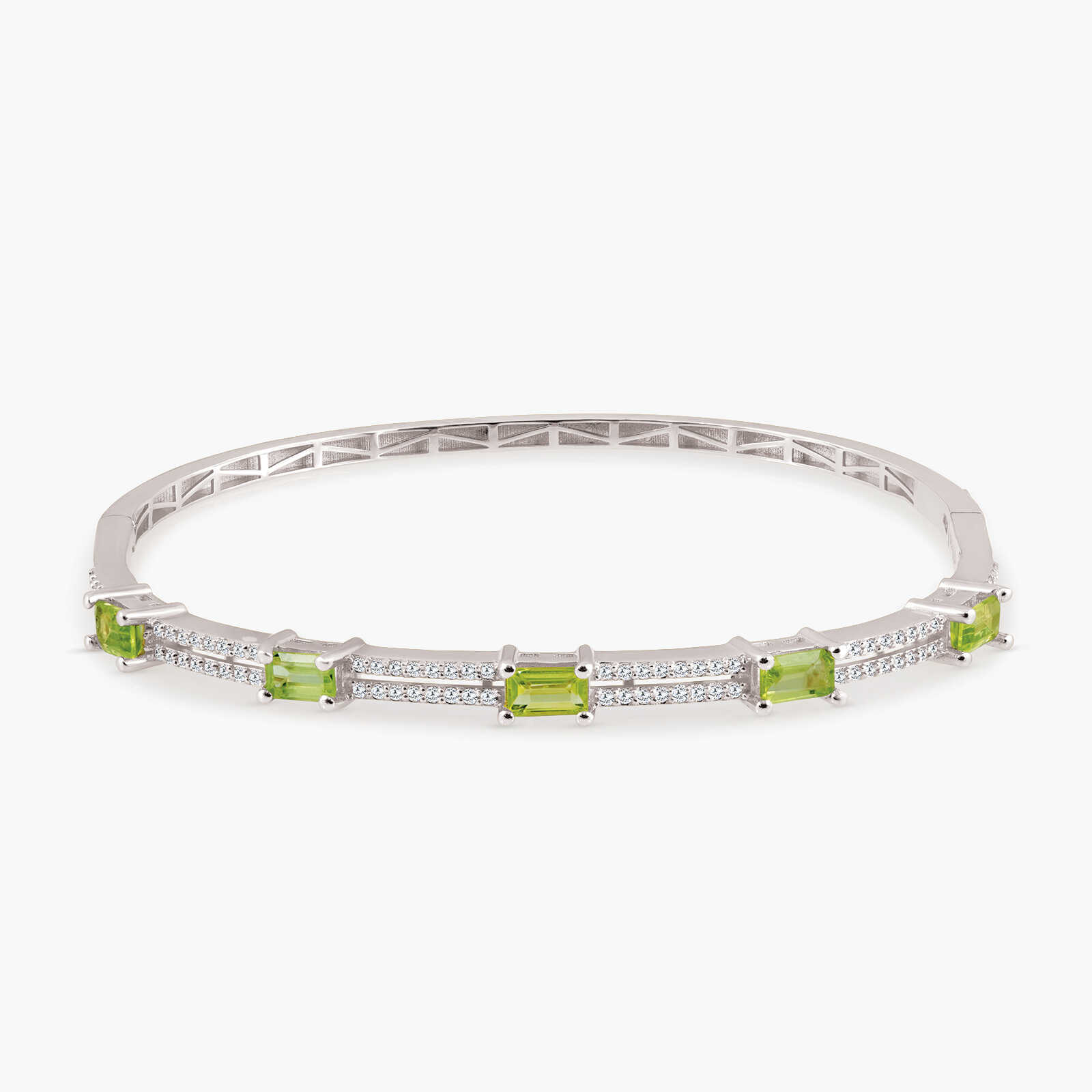 צמיד קשיח משובץ יהלומים ופרידוט