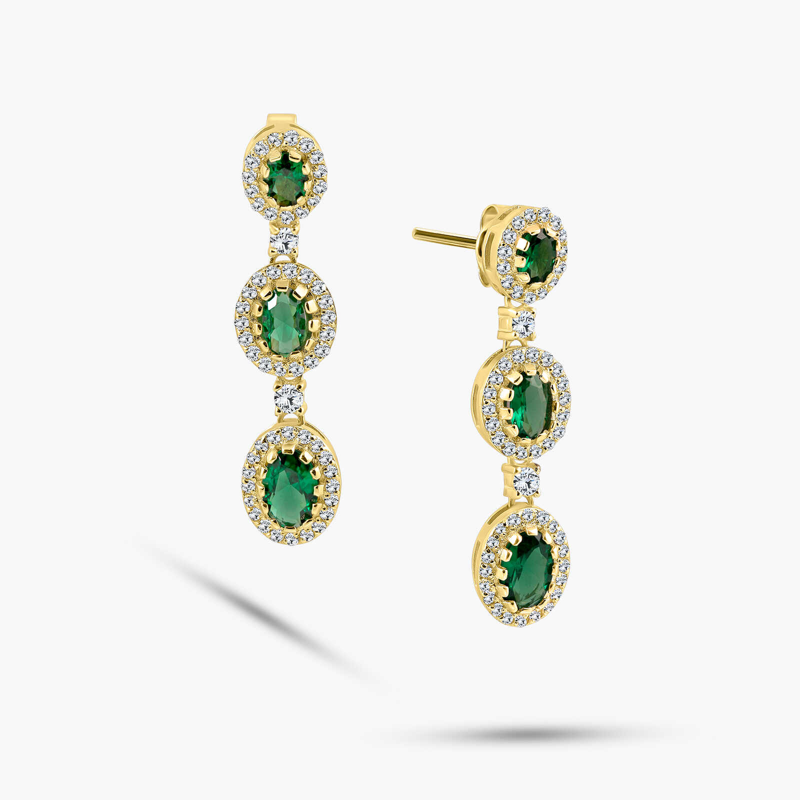 עגילי טיפה בשיבוץ גרין גרנט ויהלומים