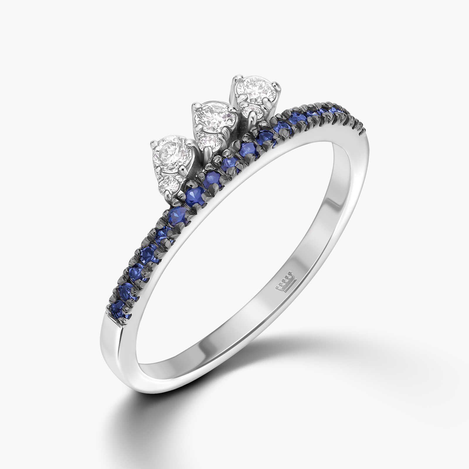 טבעת זהב משובצת אבני ספיר ויהלומים