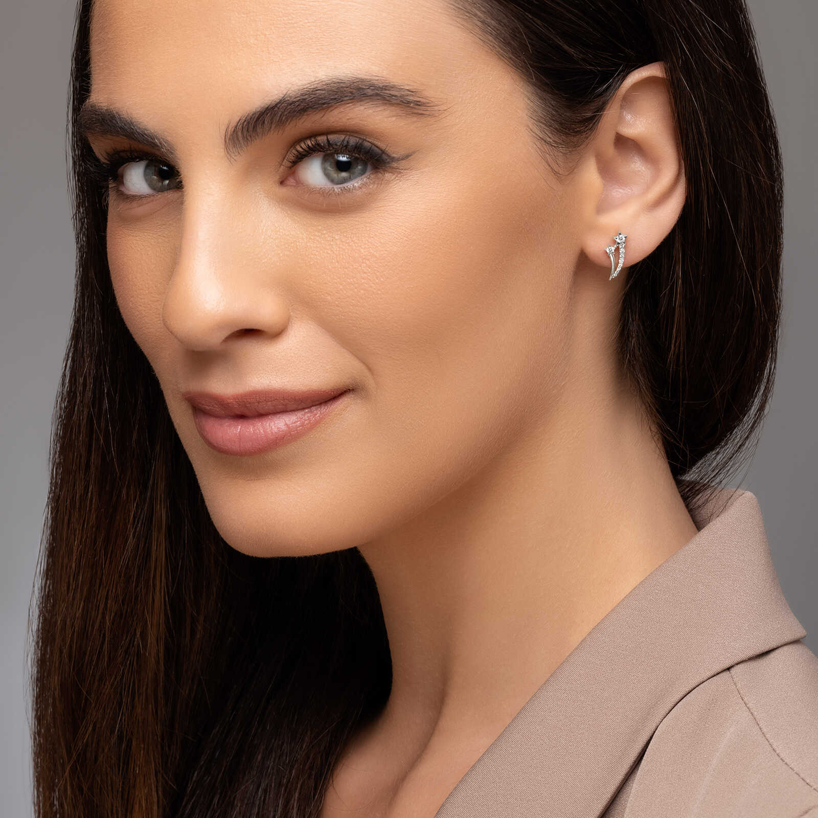 עגילי זהב כוכב נופל בשיבוץ יהלומים