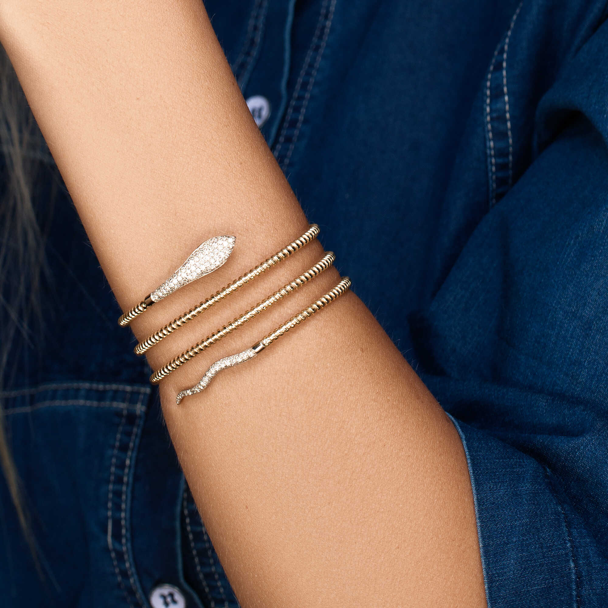 צמיד נחש מסתלסל משובץ יהלומים