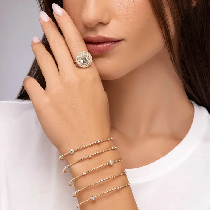 טבעת יהלום LIGHT GREEN CENTER