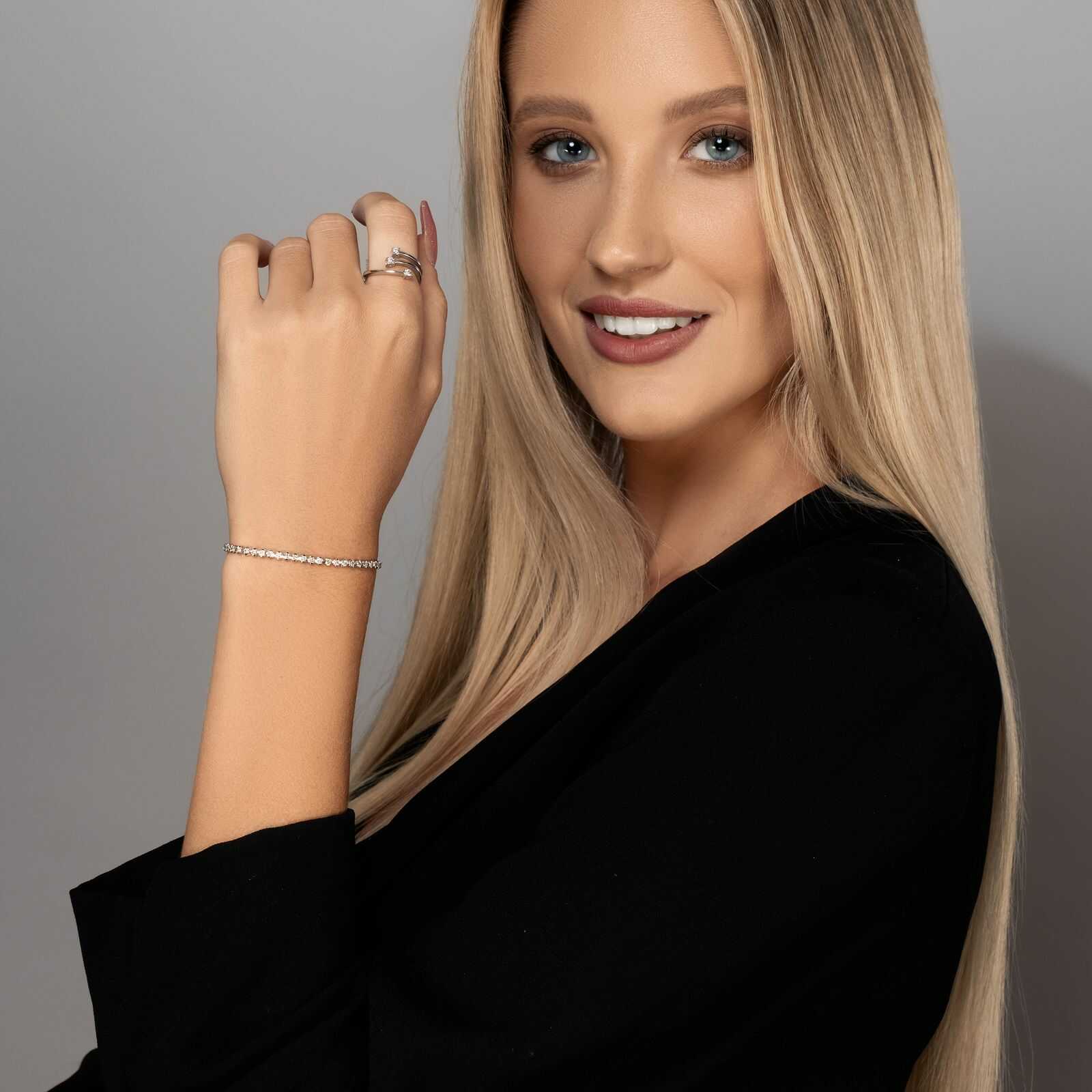 טבעת 3 זרועות משובצת יהלומים