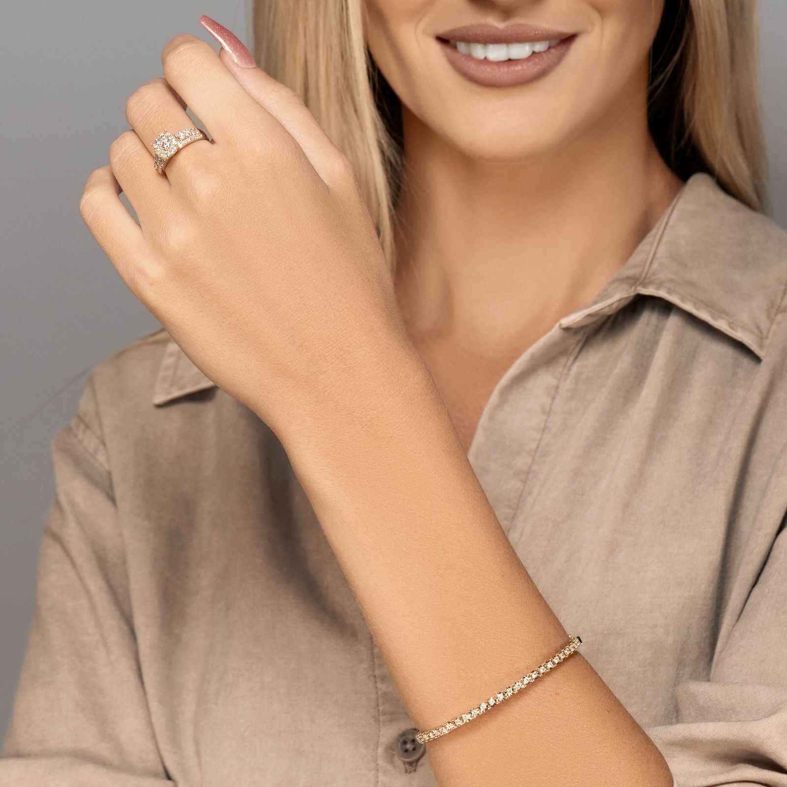 צמיד זהב קשיח משובץ יהלומים