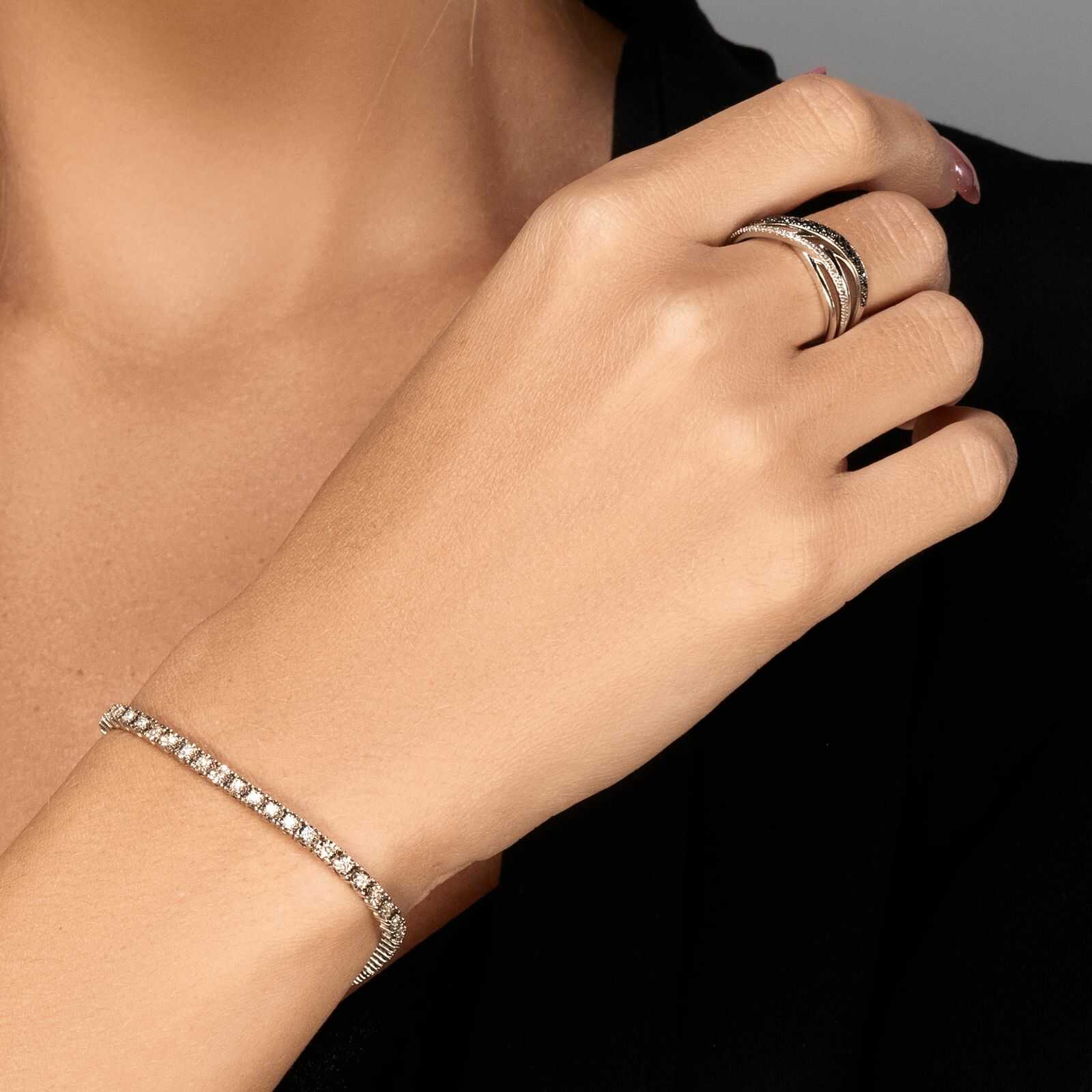 צמיד סרינה מזהב בסגנון טניס משובץ יהלומים נוצצים