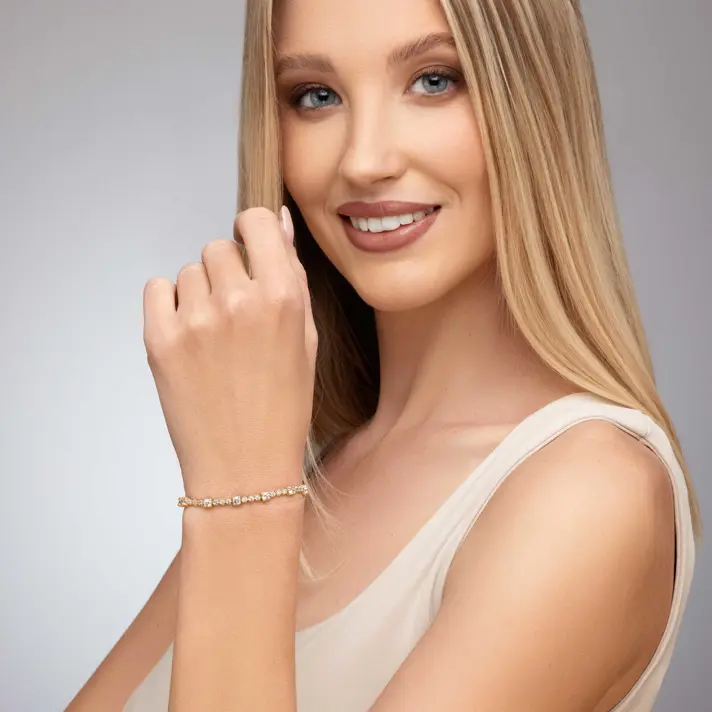 צמיד טניס משובץ במעל ל 3 קראט יהלומים