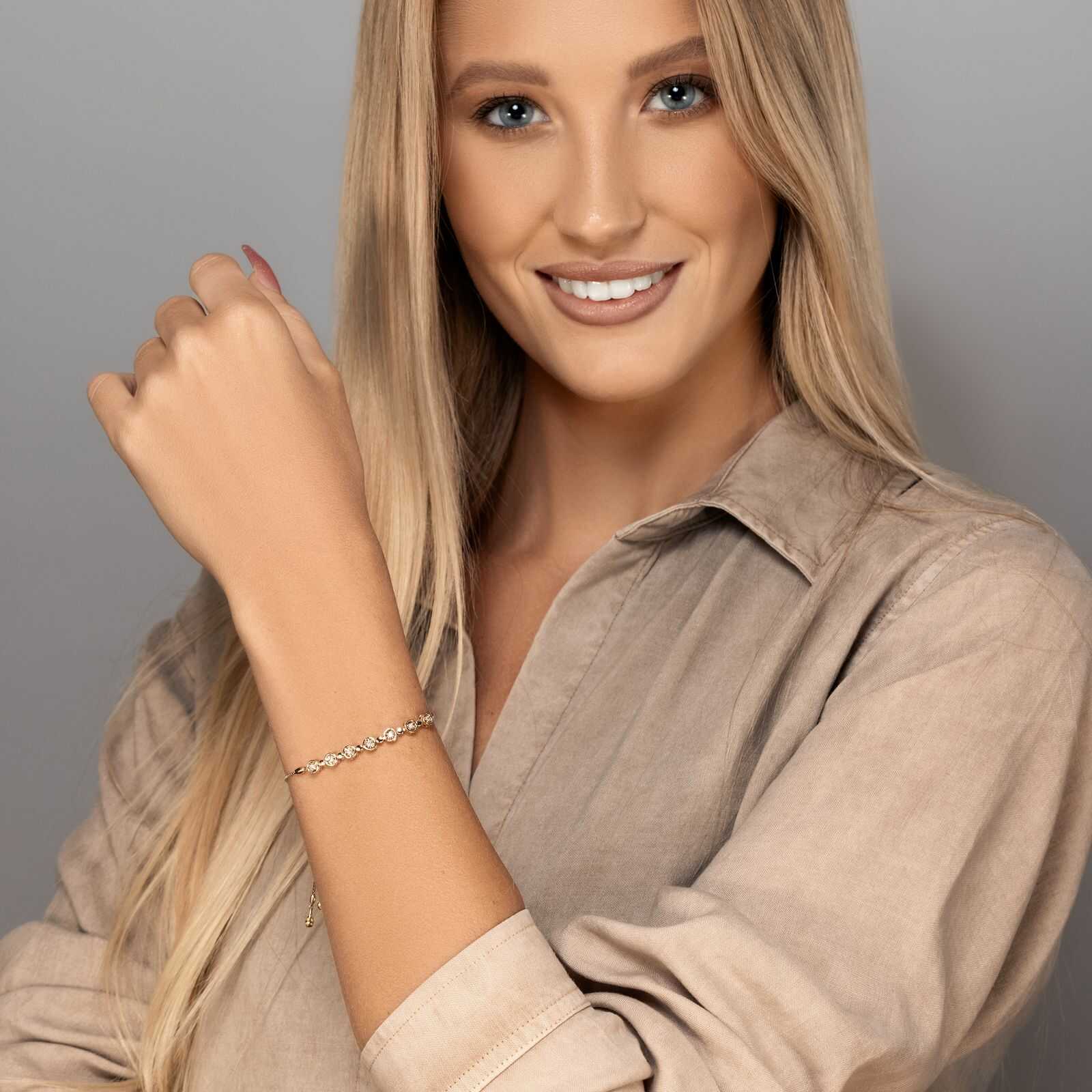 צמיד זהב עם סגר עניבה משובץ 7 יהלומים