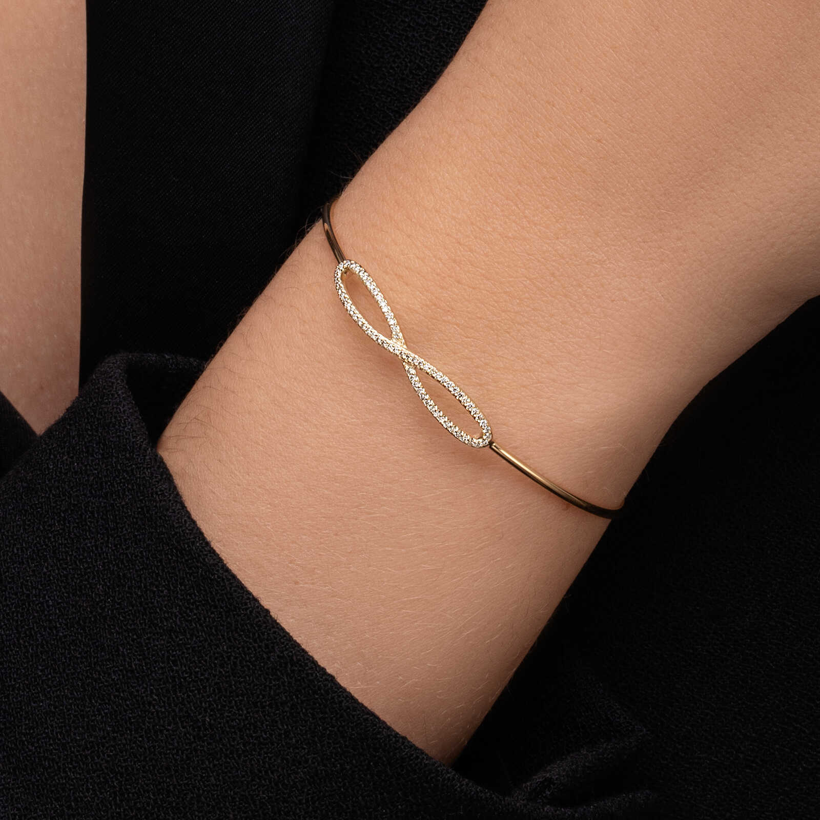 צמיד Infinite משובץ יהלומים