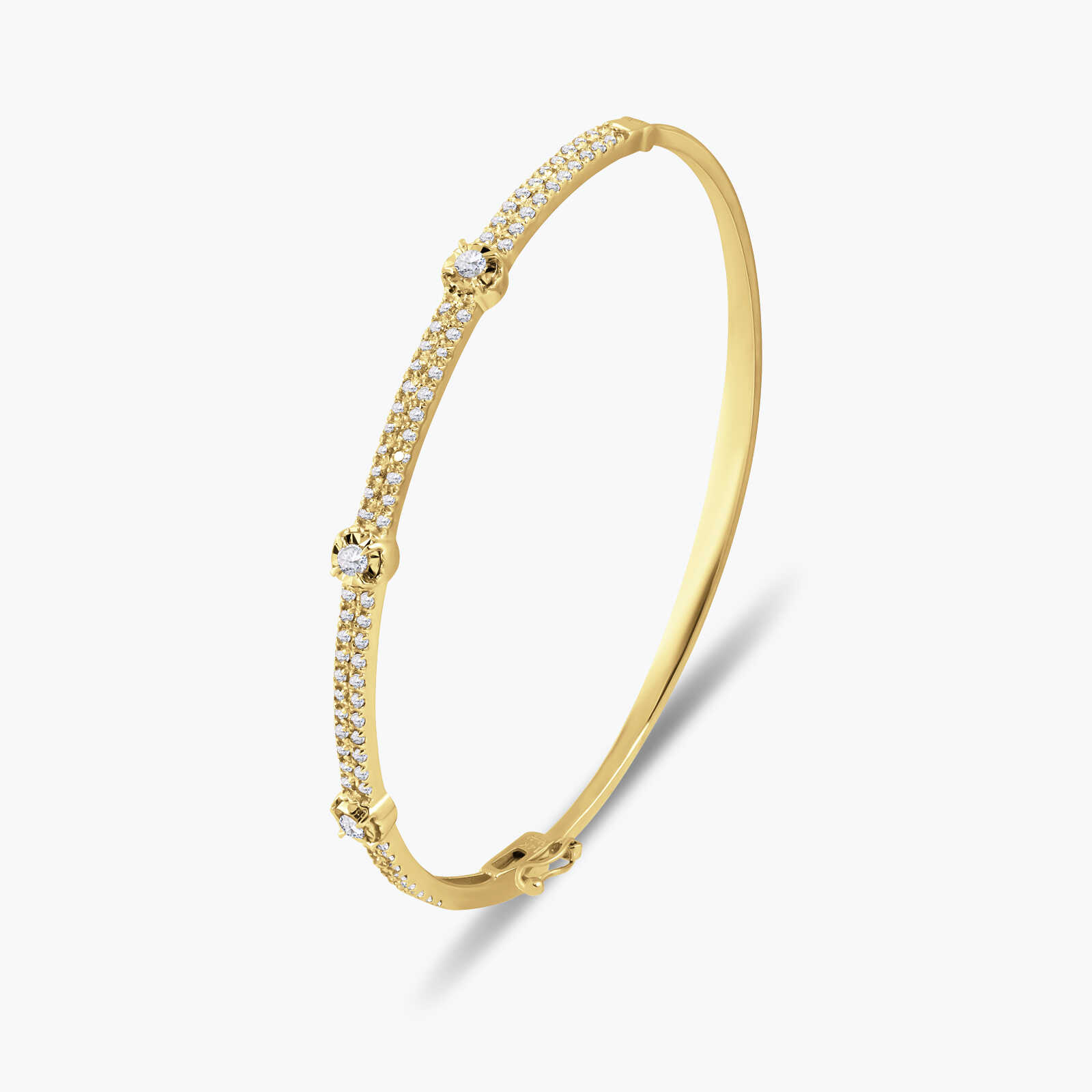 צמיד קשיח משובץ יהלומים נוצצים