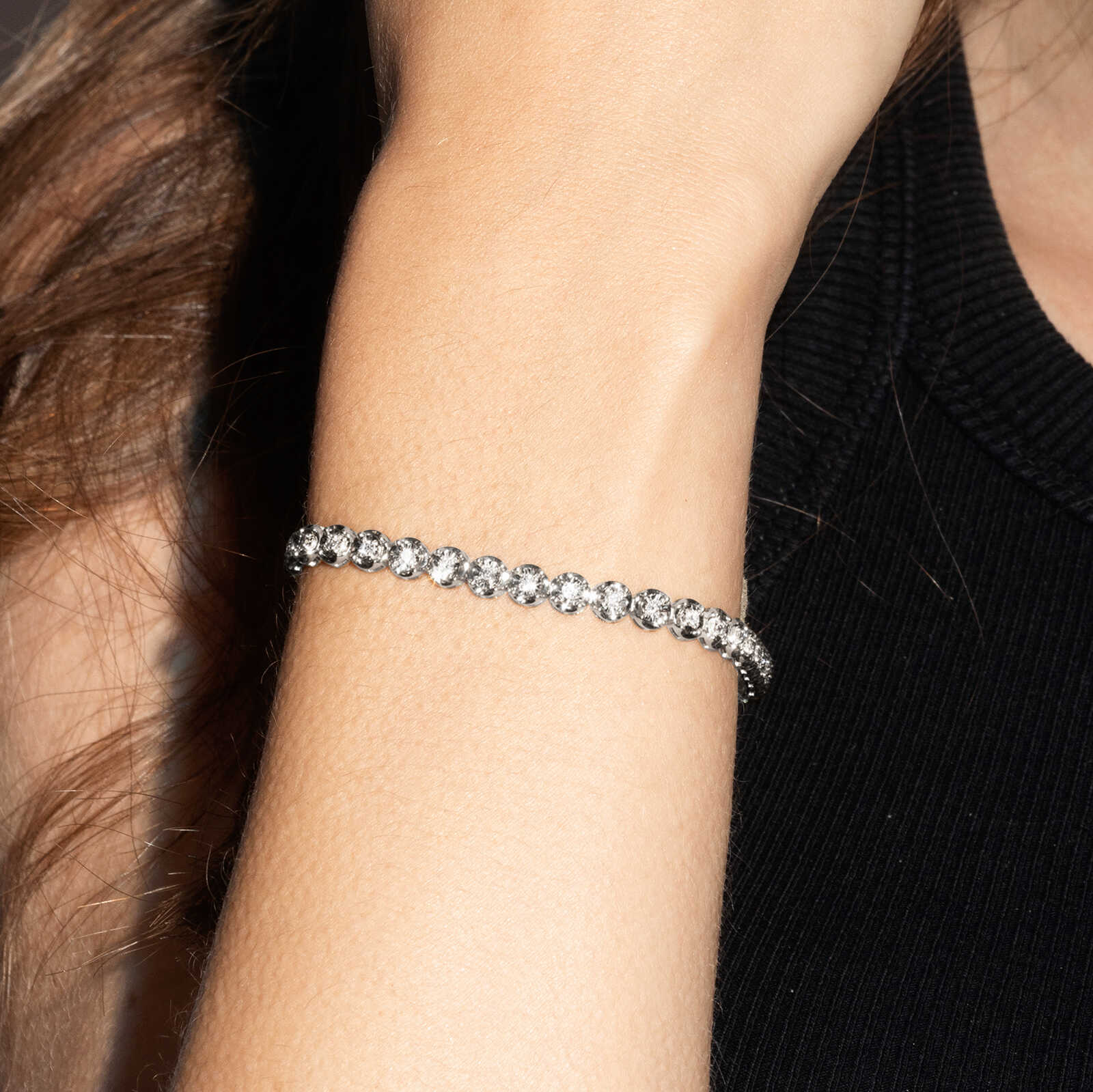 צמיד ריבר מזהב בסנגון טניס ובשיבוץ יהלומים