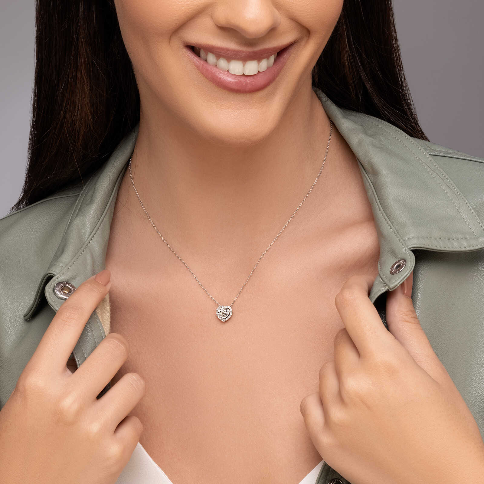 תליון לב זהב בשיבוץ יהלומים