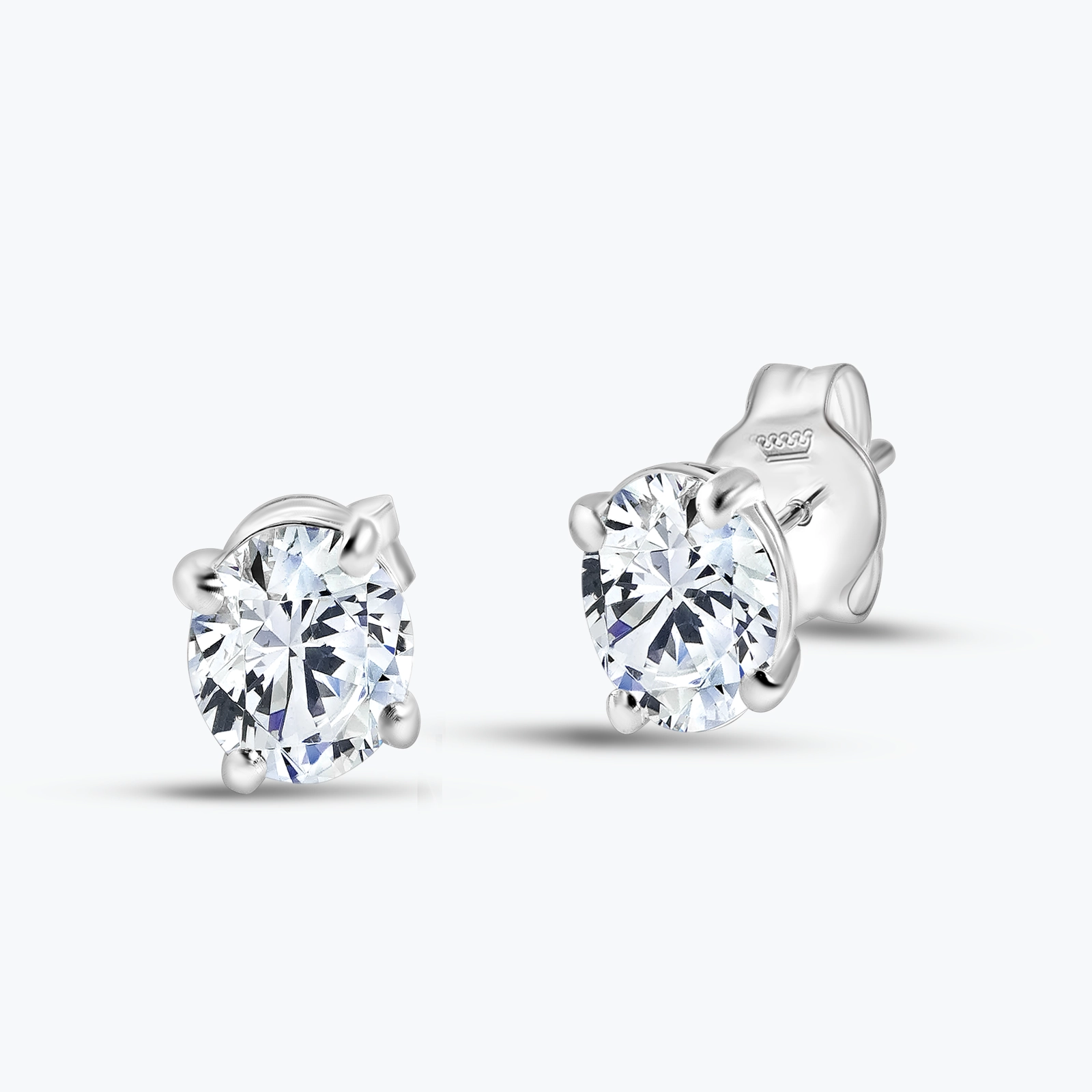 עגילי יהלום מעבדה סוליטר בחיתוך אובאלי