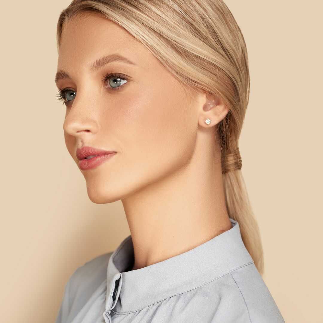 עגילי זהב סוליטר בשיבוץ יהלומים