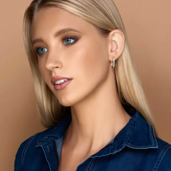 עגיל זהב חישוקיים משובצים יהלומים