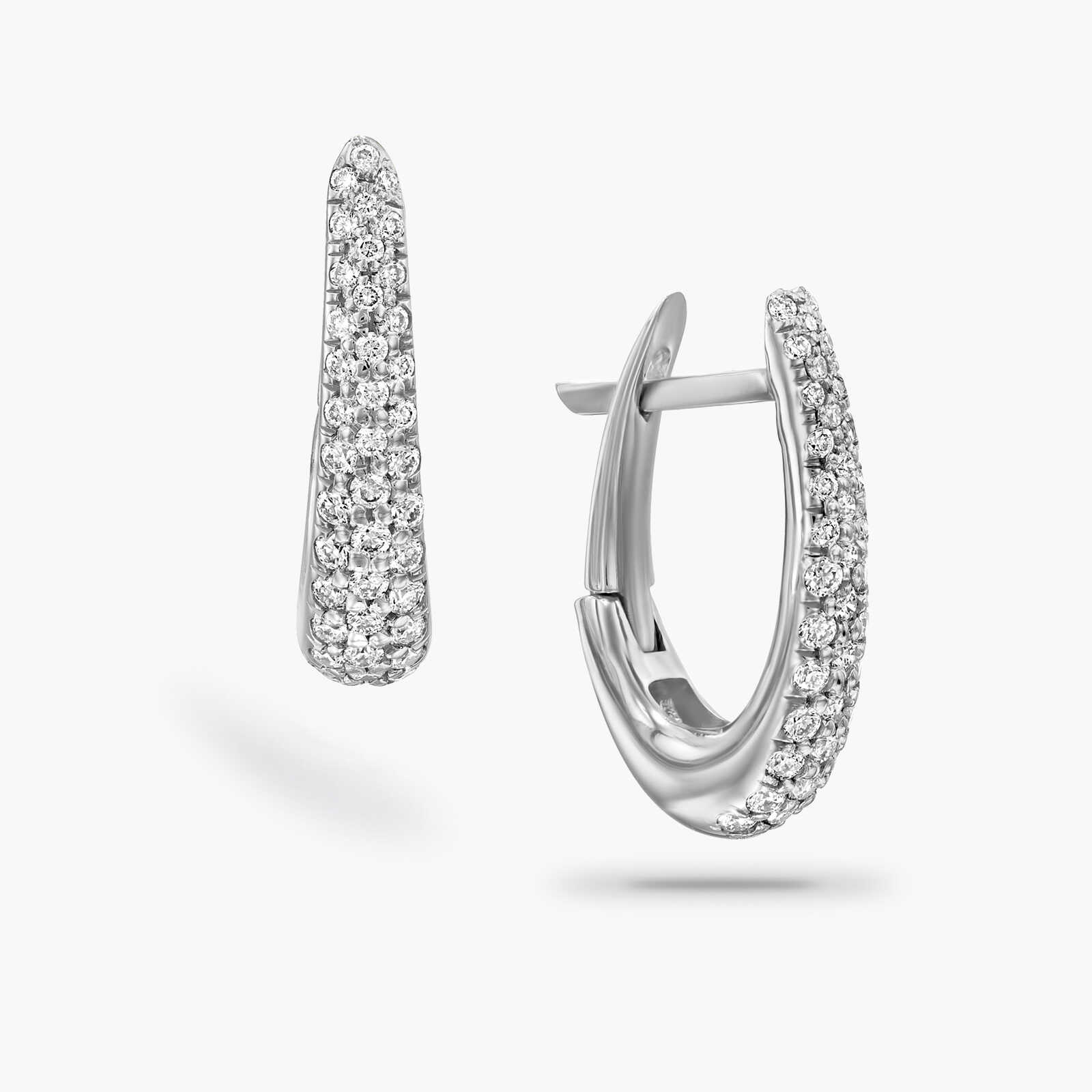 עגיל בצורת בננה משובצים יהלומים 1.5 ס"מ אורך