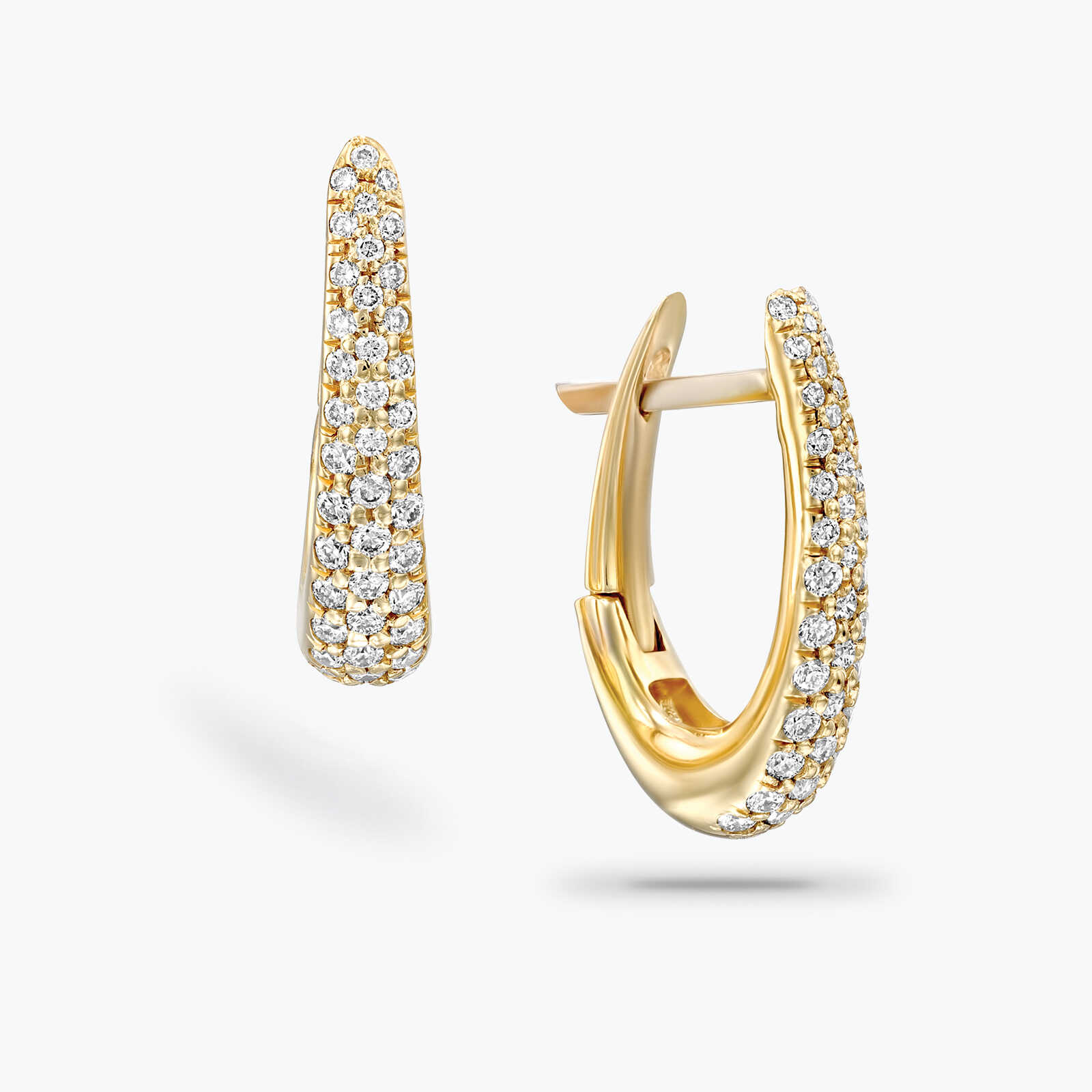 עגיל בצורת בננה משובצים יהלומים 1.5ס"מ אורך