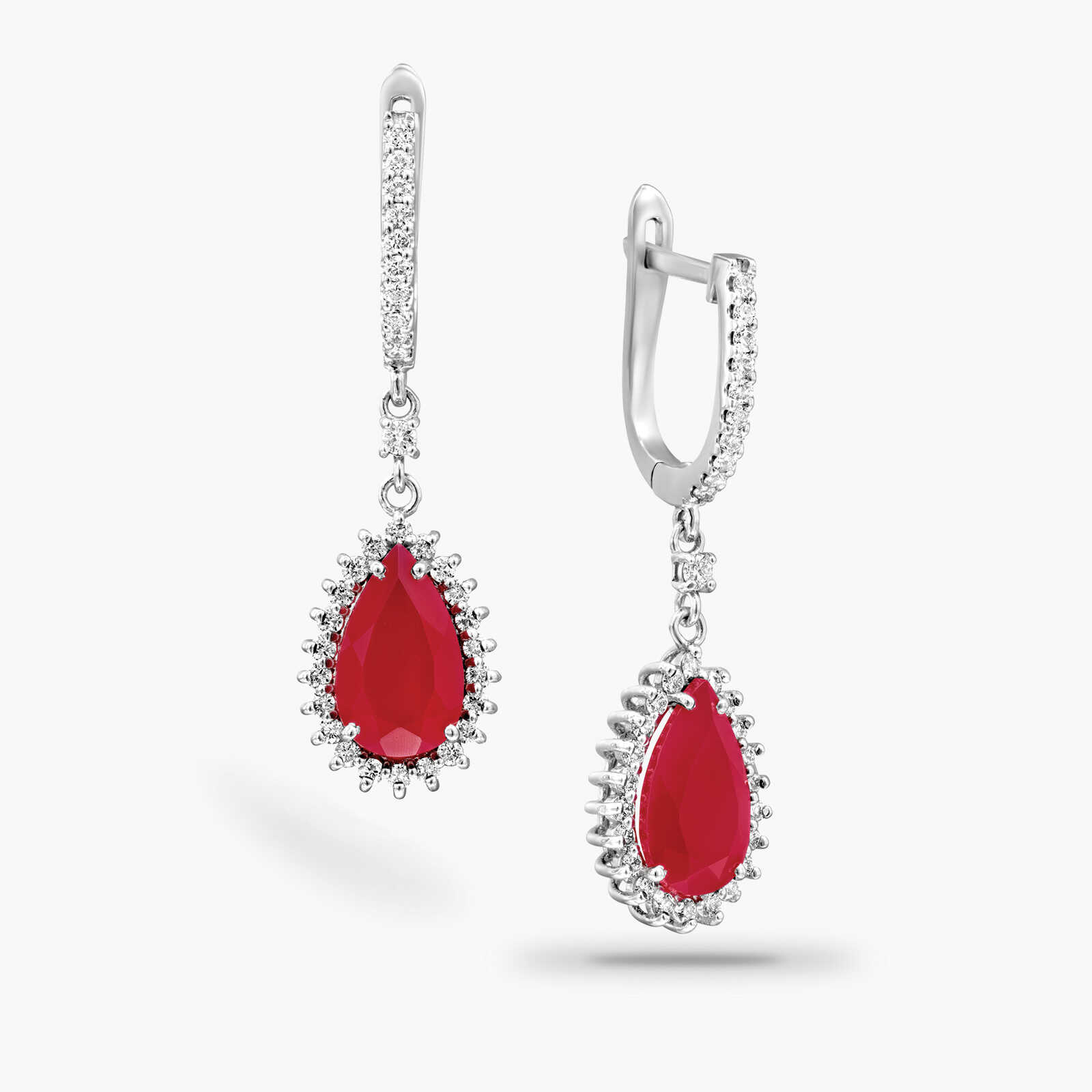 עגילי זהב משובצים באבני אגת אדומות ויהלומים