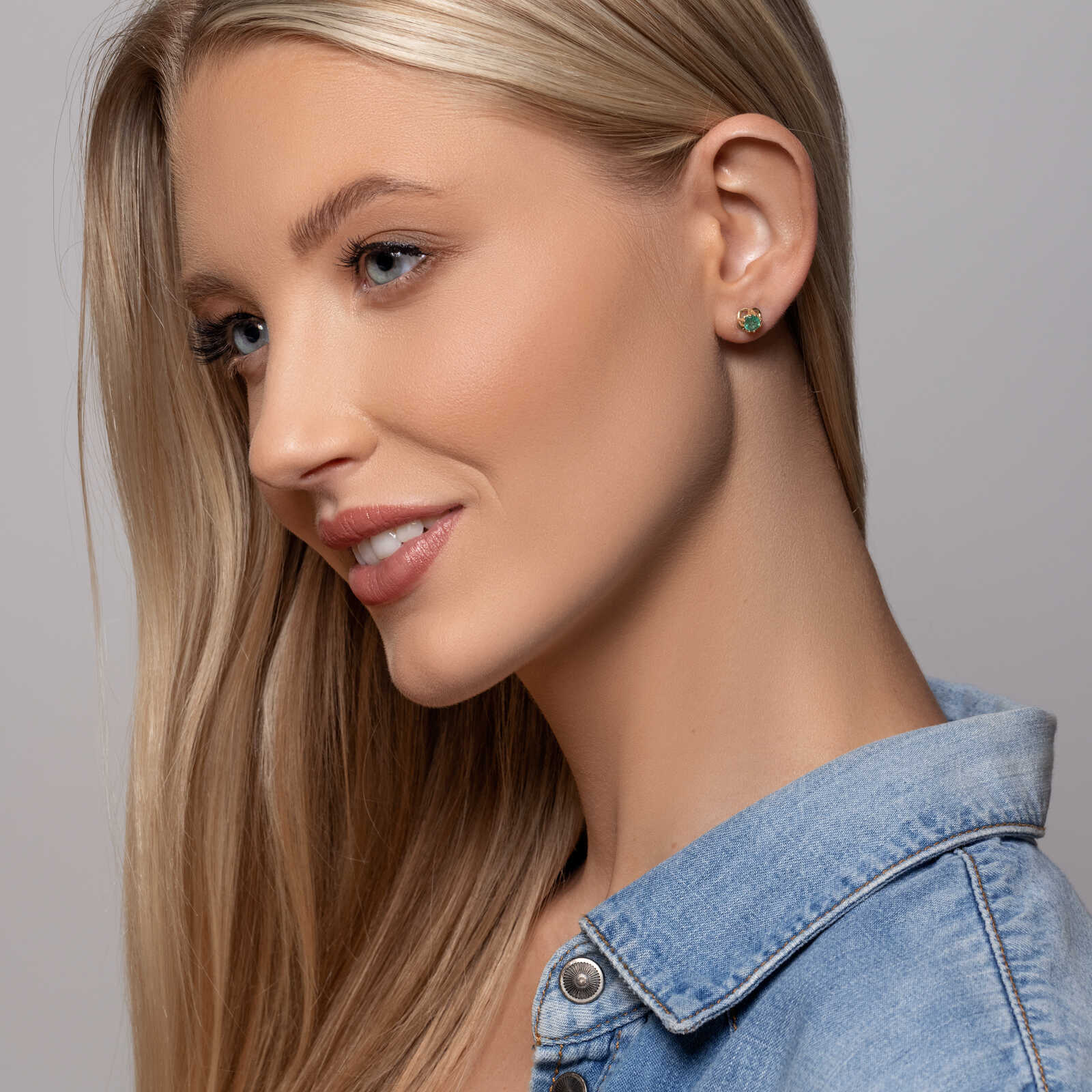 עגיל זהב משובצים אבני אמרלד