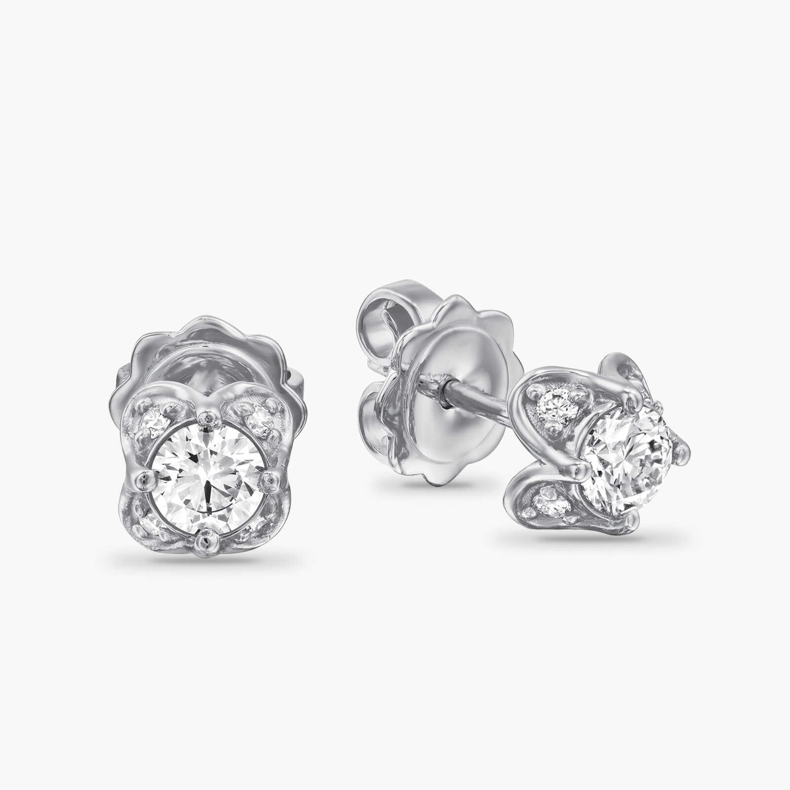 עגילי זהב צמודים משובצים יהלומים