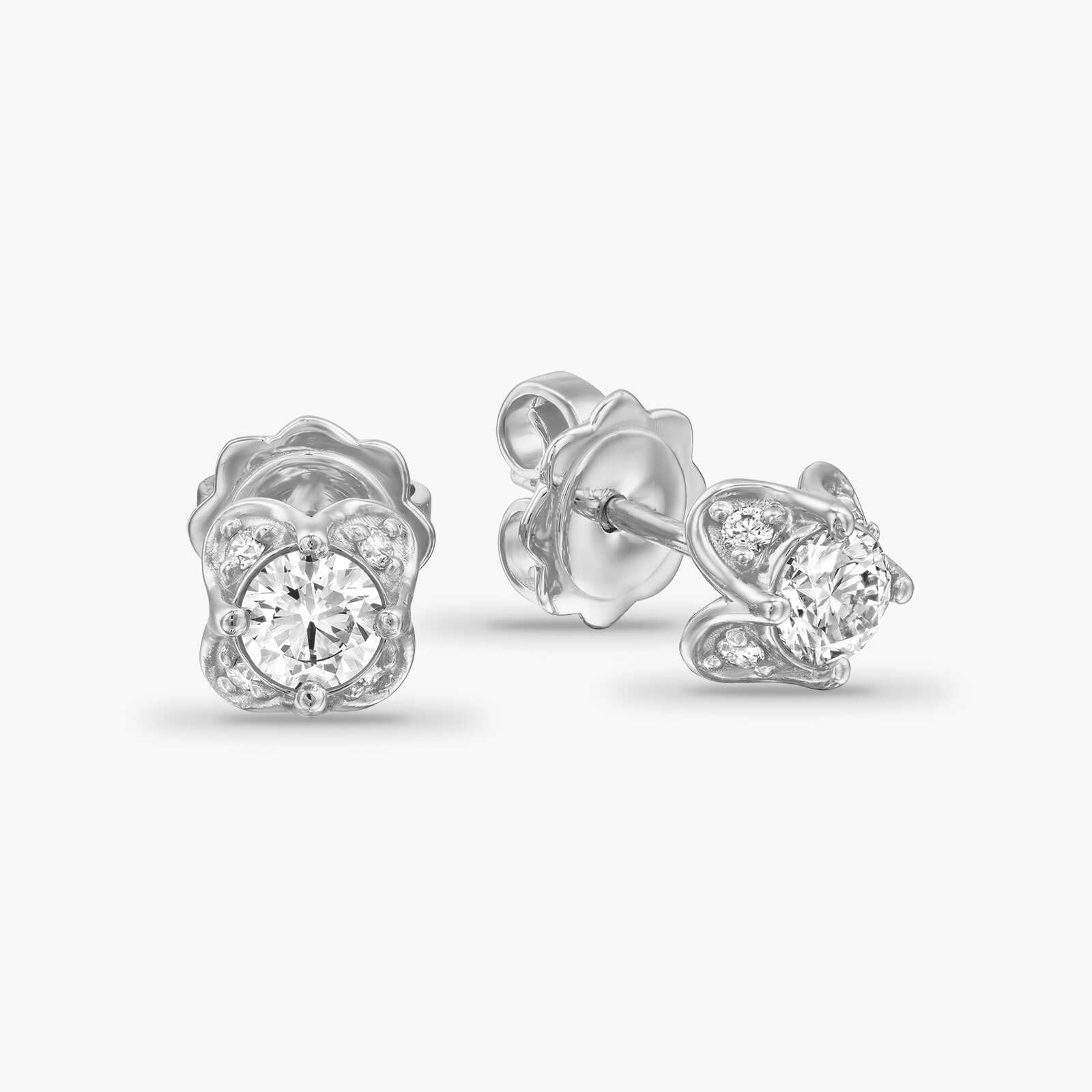 עגילי זהב צמודים משובצים יהלומים