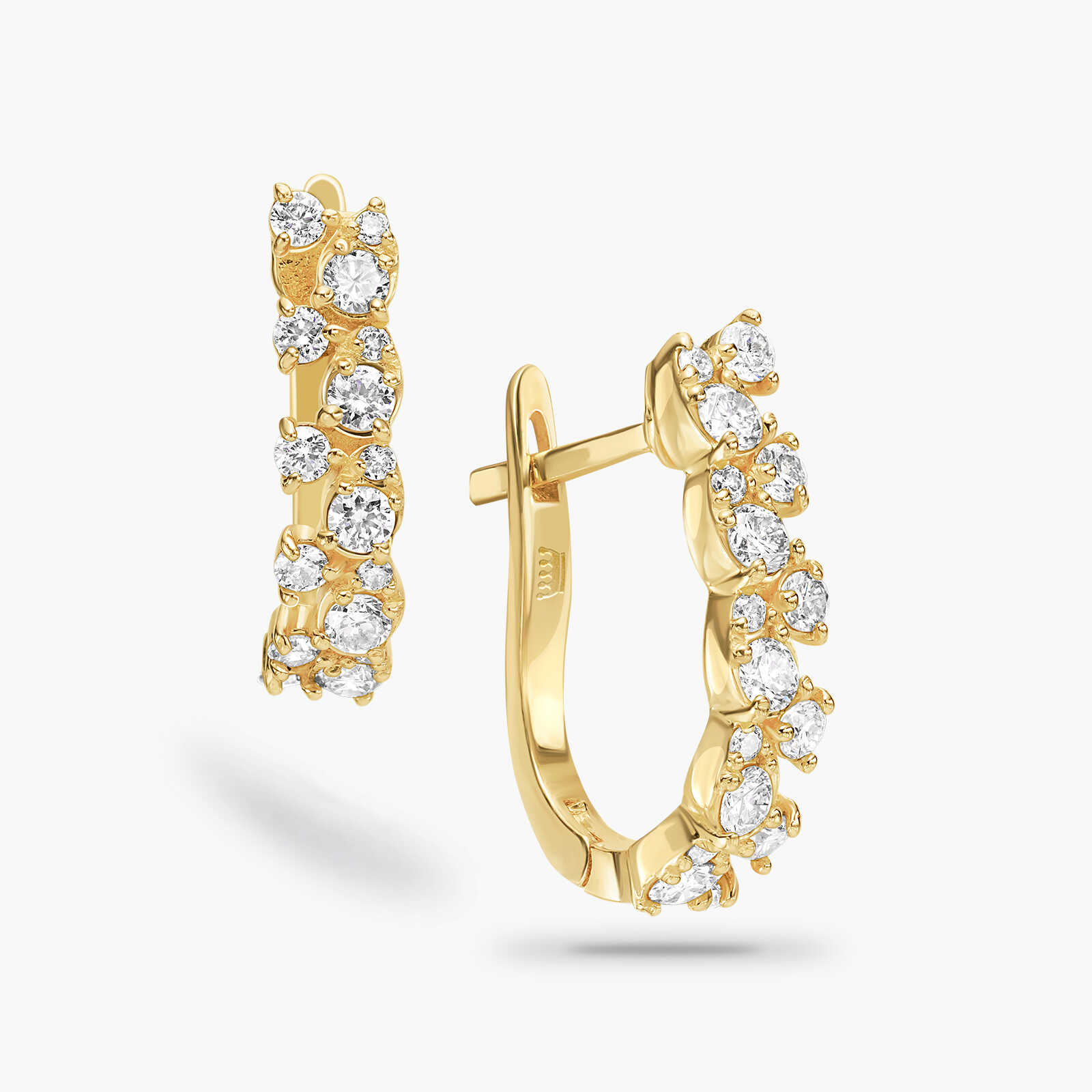 עגילי אמילי עשויים זהב ומשובצי יהלומים