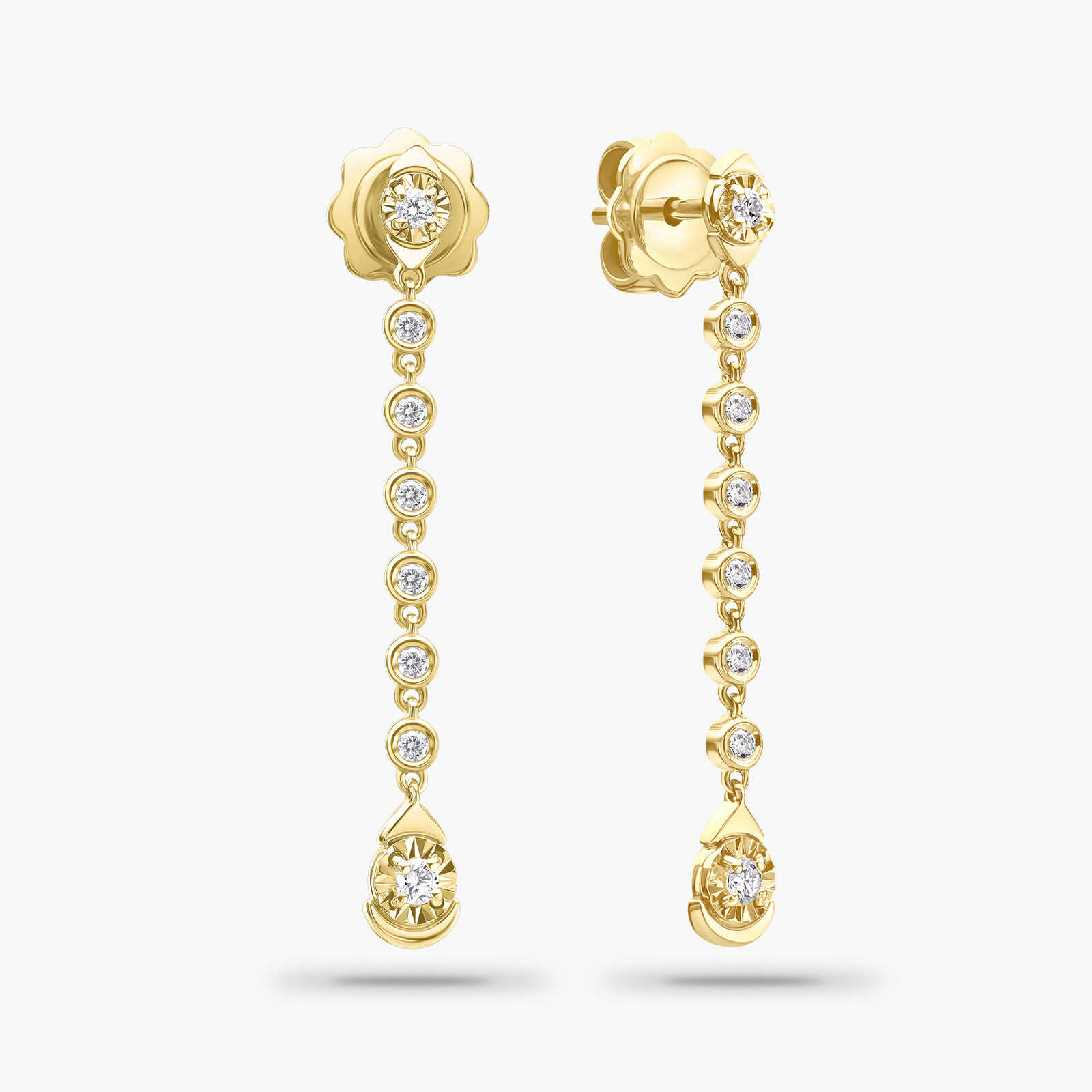 עגילי זהב תלויים בשיבוץ יהלומים ובאורך 3.4 ס"מ